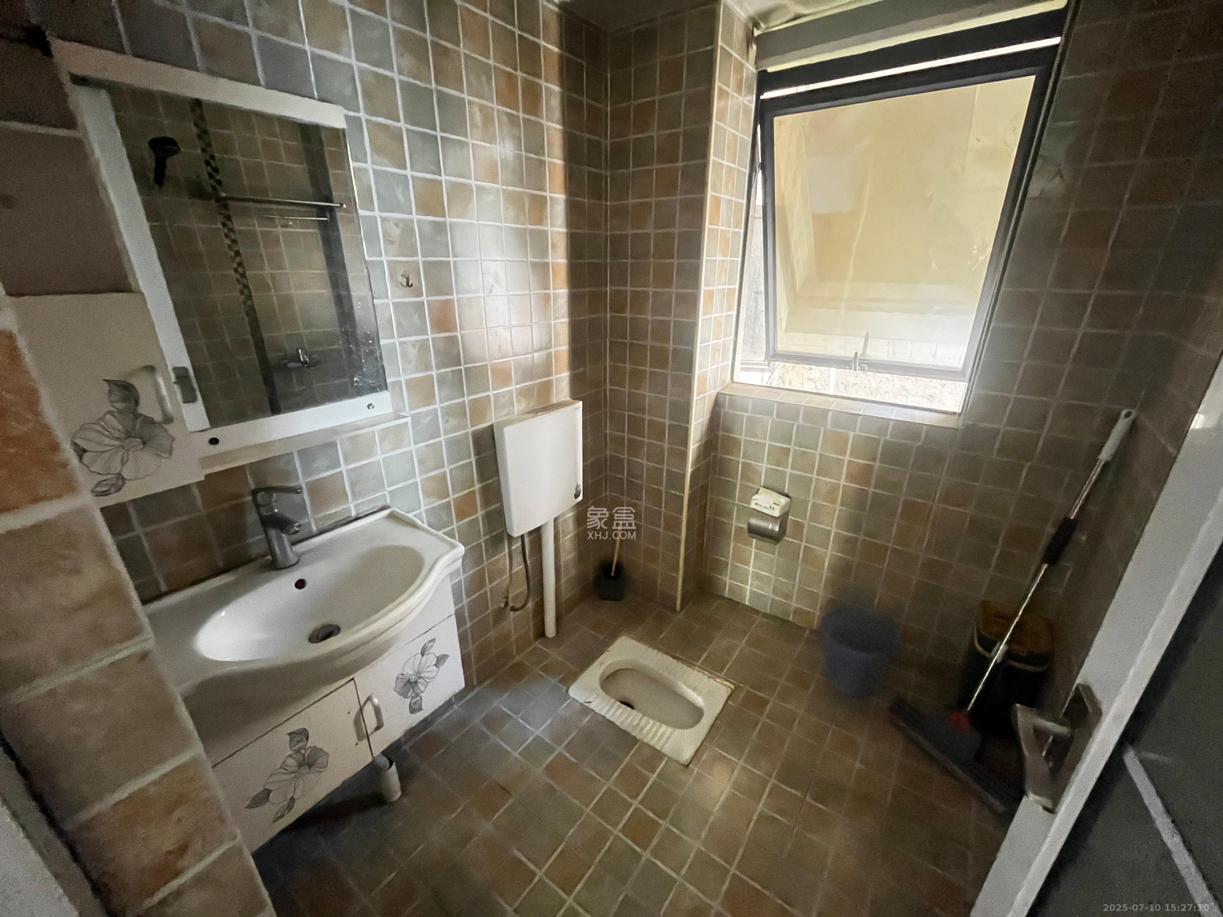 天元涉外景园B区 3室2厅1卫 2600.0元/月 天元涉外景园B区 3室2厅1卫 2600.0元/月室内图