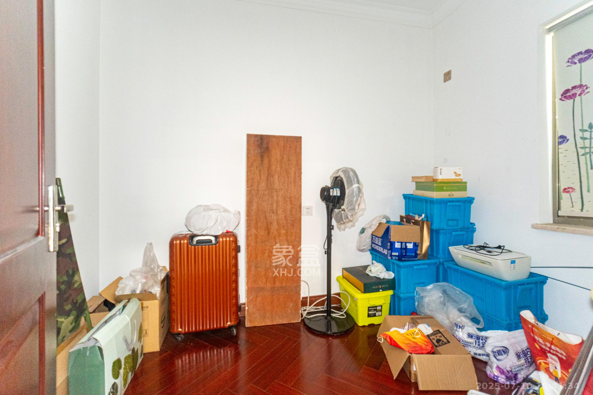 碧桂园威尼斯城  6室2厅4卫    355.0万 碧桂园威尼斯城  6室2厅4卫    355.0万卧室