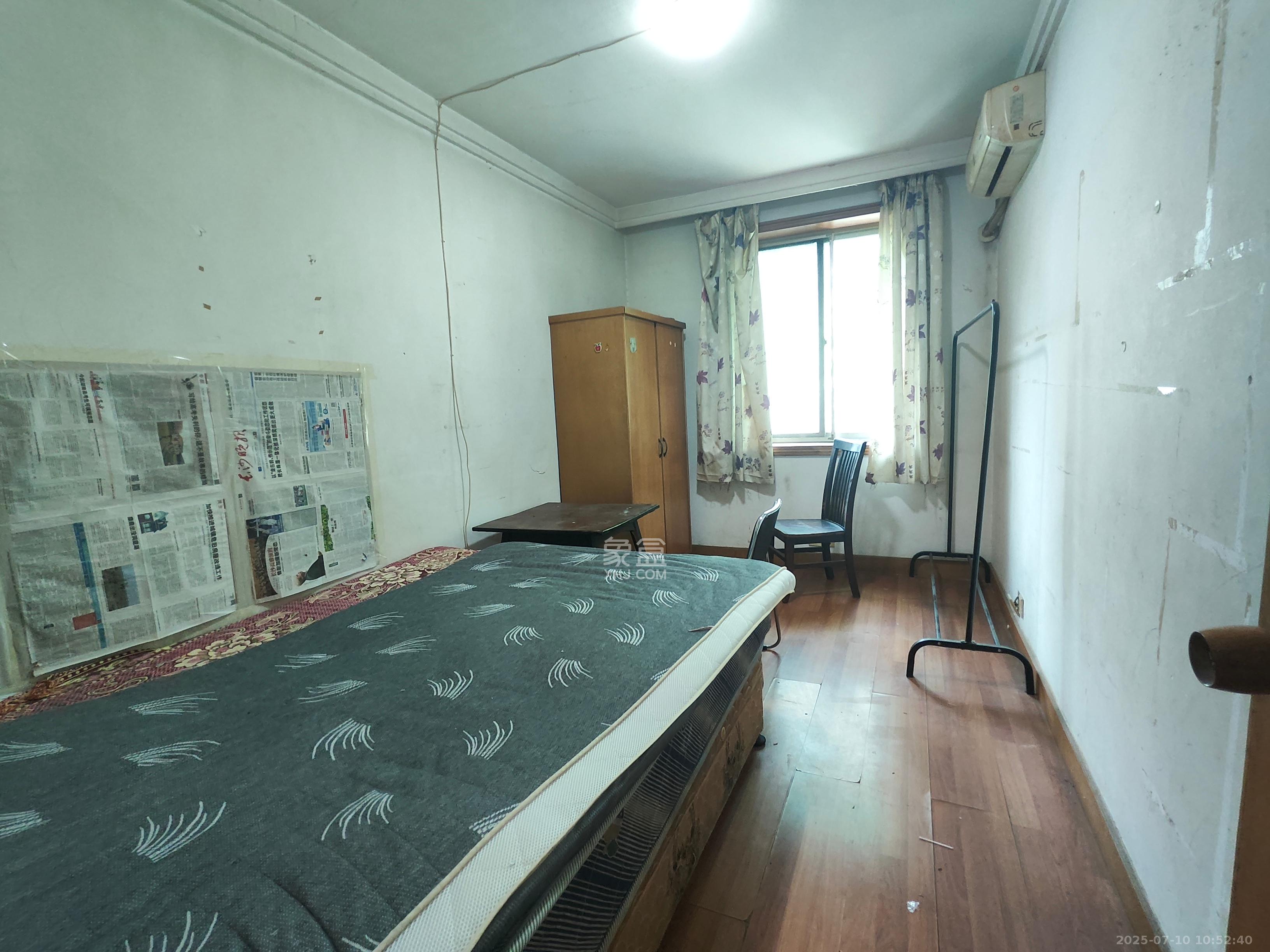 赤岗小区(一二三片)  2室1厅1卫    1100.0元/月 赤岗小区(一二三片)  2室1厅1卫    1100.0元/月室内图