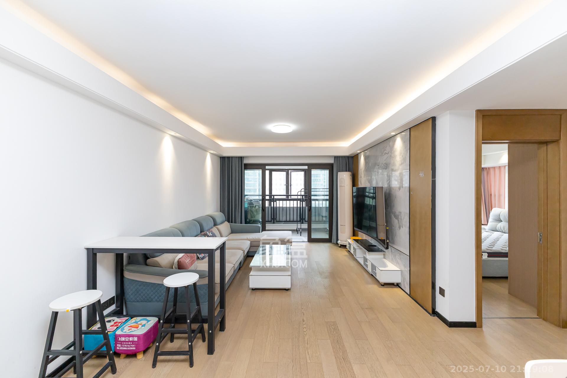 润和滨江府 3室2厅2卫 105.0万 润和滨江府 3室2厅2卫 105.0万客厅