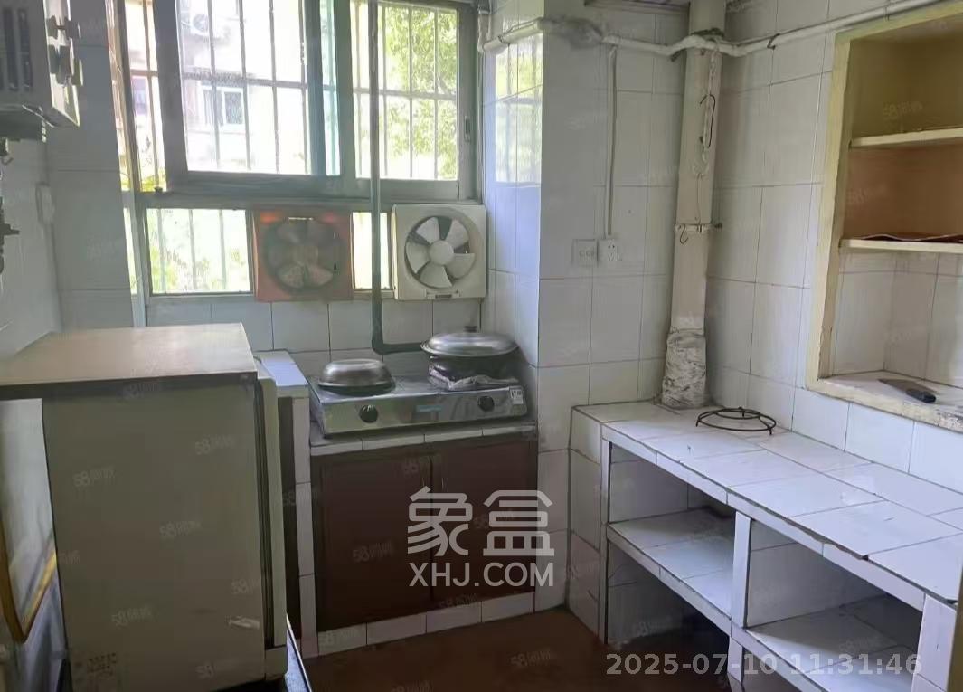 桂花二村  3室1厅1卫   1600.00元/月室内图