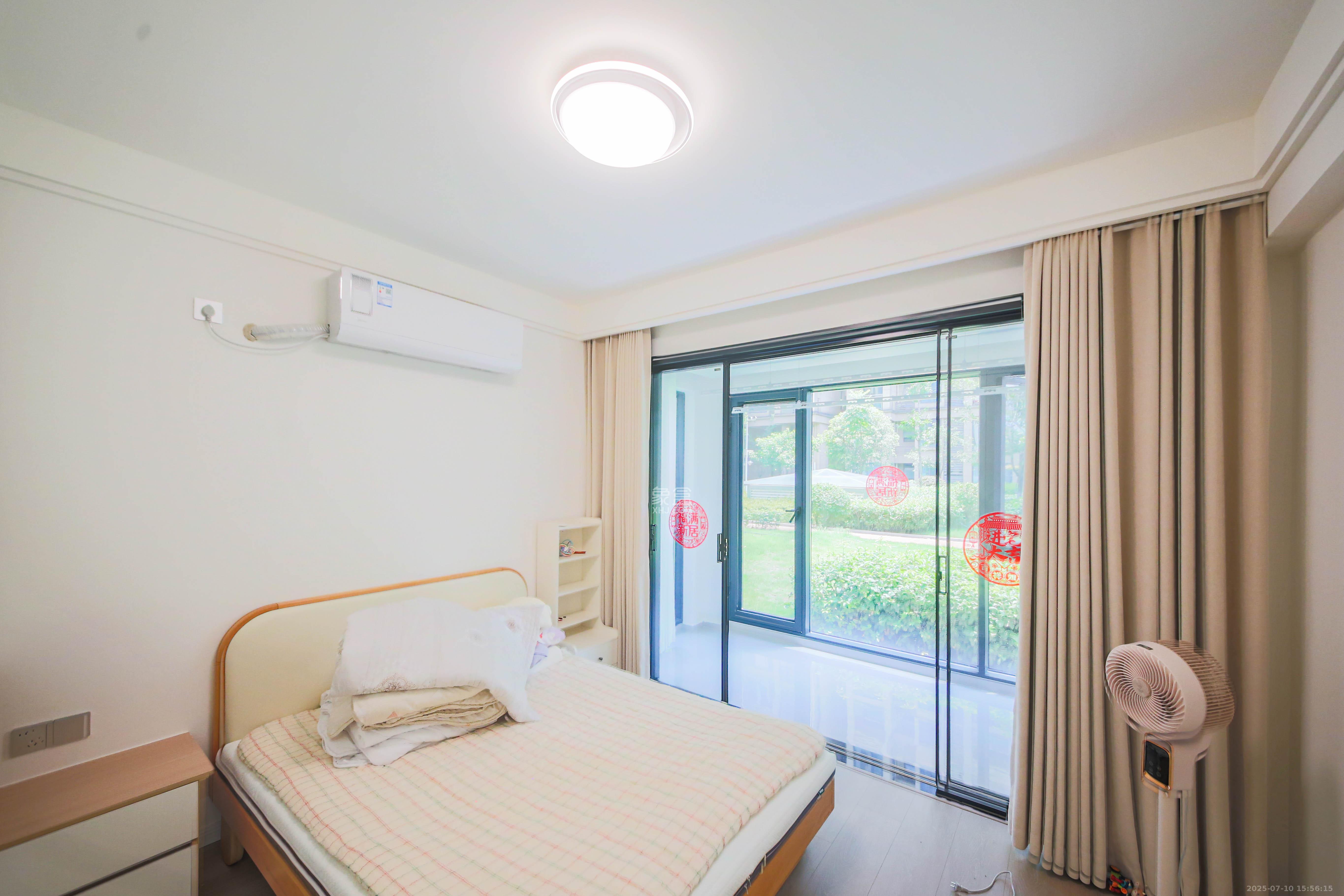 五江书香苑 4室2厅2卫 198.0万 五江书香苑 4室2厅2卫 198.0万卧室