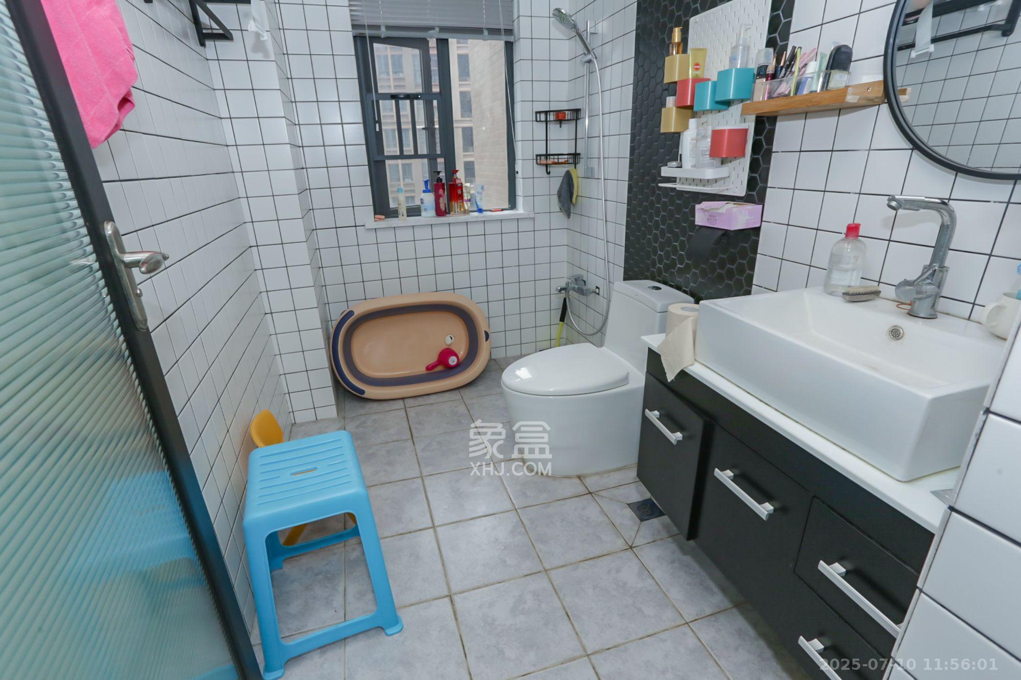 山水誉峰  4室2厅2卫   3700.00元/月室内图