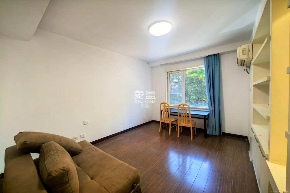 鸿铭中心  4室2厅3卫    5500.0元/月 鸿铭中心  4室2厅3卫    5500.0元/月室内图