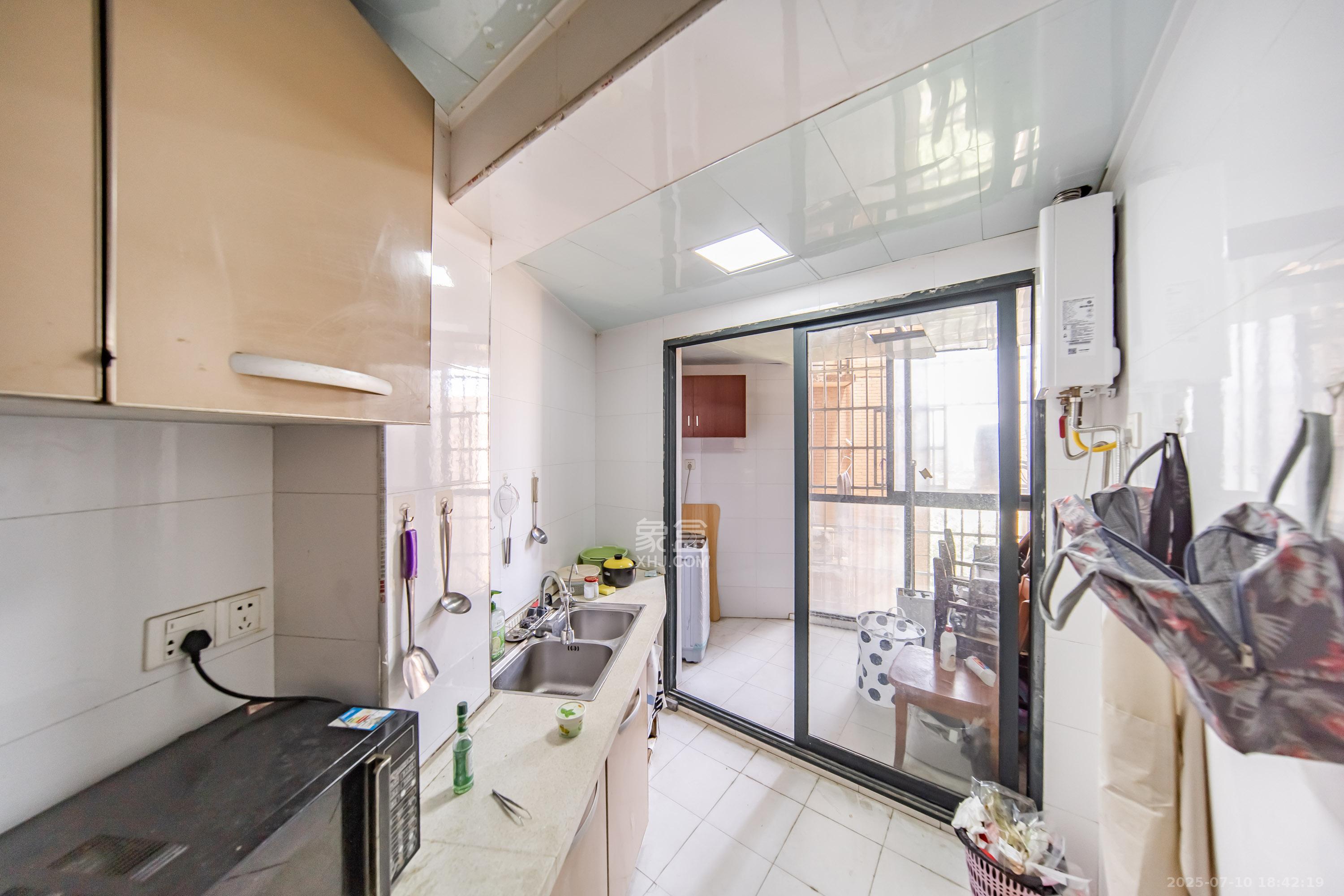 诚兴园 2室2厅1卫 56.0万 诚兴园 2室2厅1卫 56.0万厨房