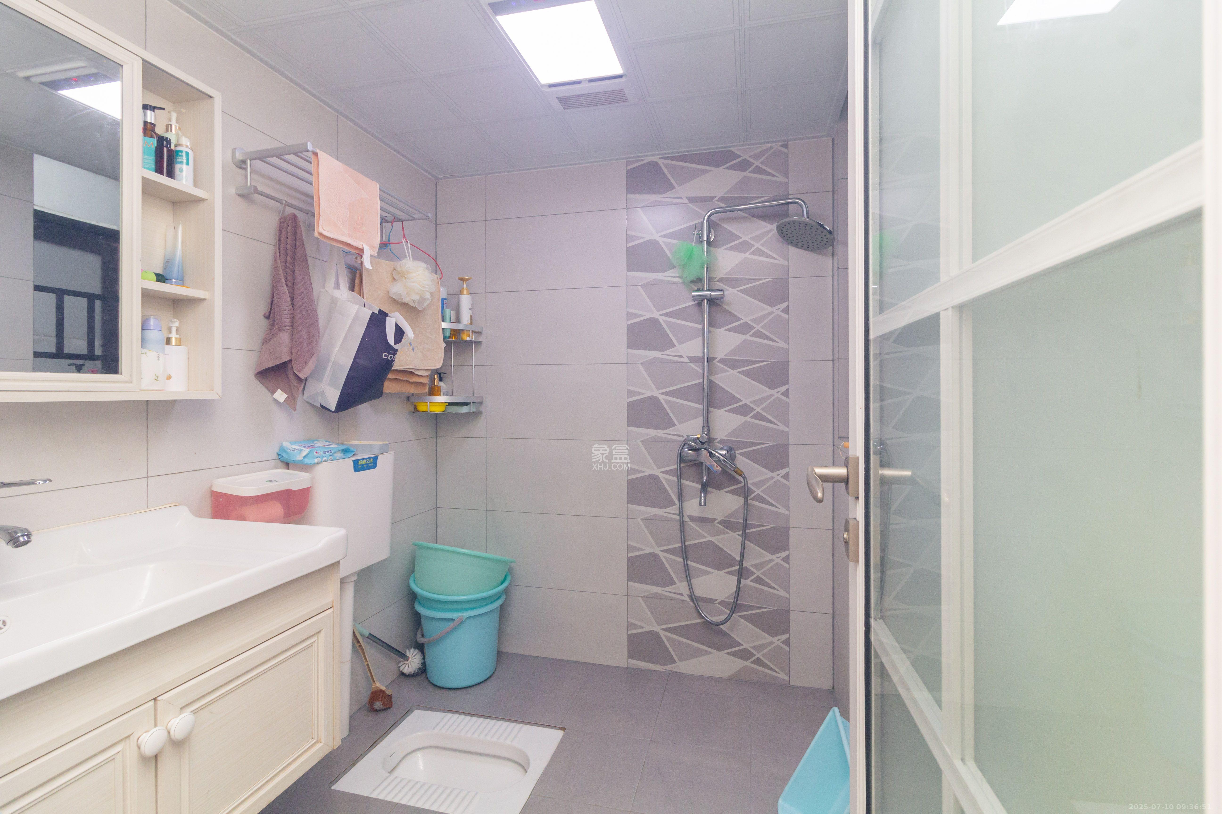 湘楚华庭  3室2厅1卫   2200.00元/月室内图
