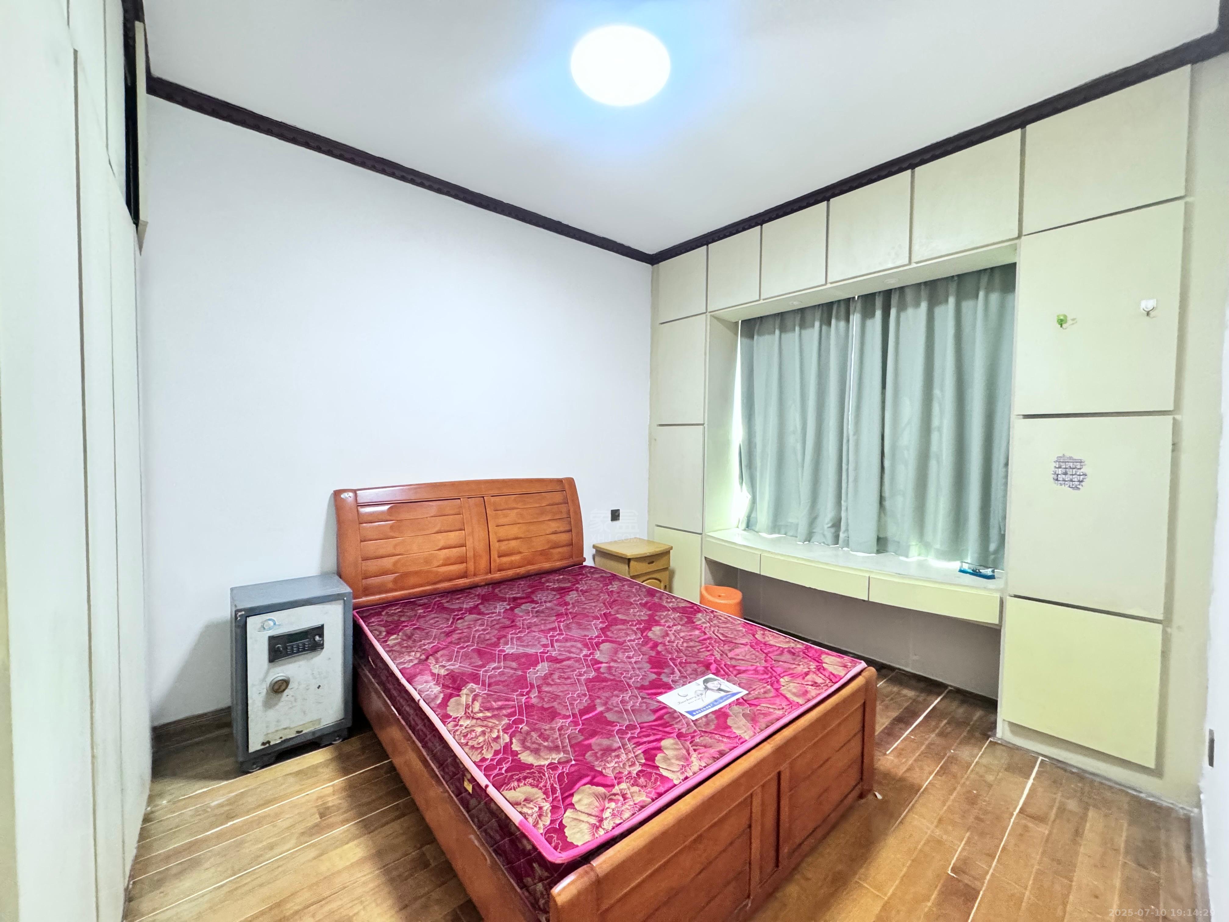 卫生胡同 3室2厅2卫 1700.0元/月 卫生胡同 3室2厅2卫 1700.0元/月室内图