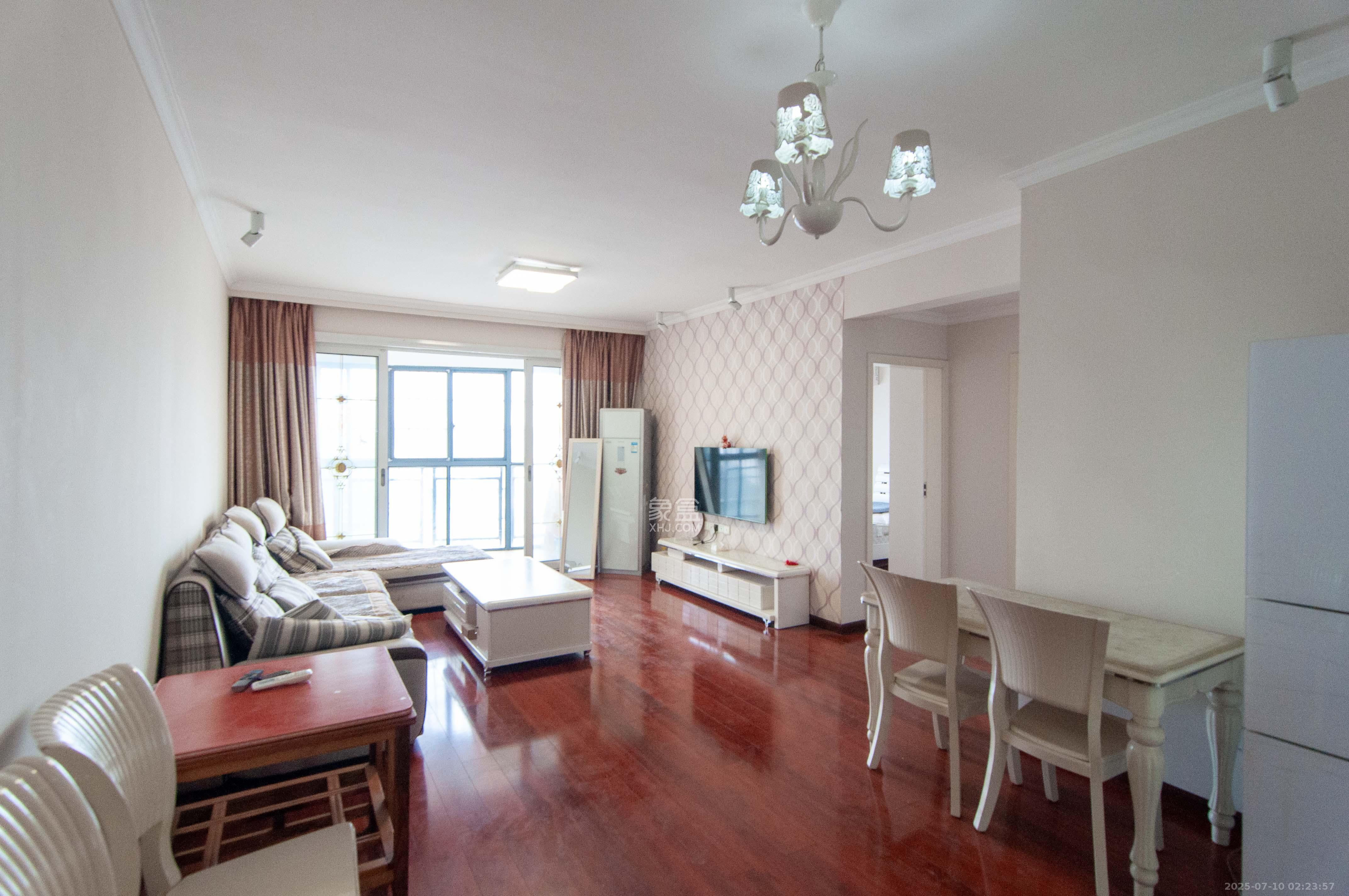 海林馨香雅苑  3室2厅1卫    73.8万 海林馨香雅苑  3室2厅1卫    73.8万客厅