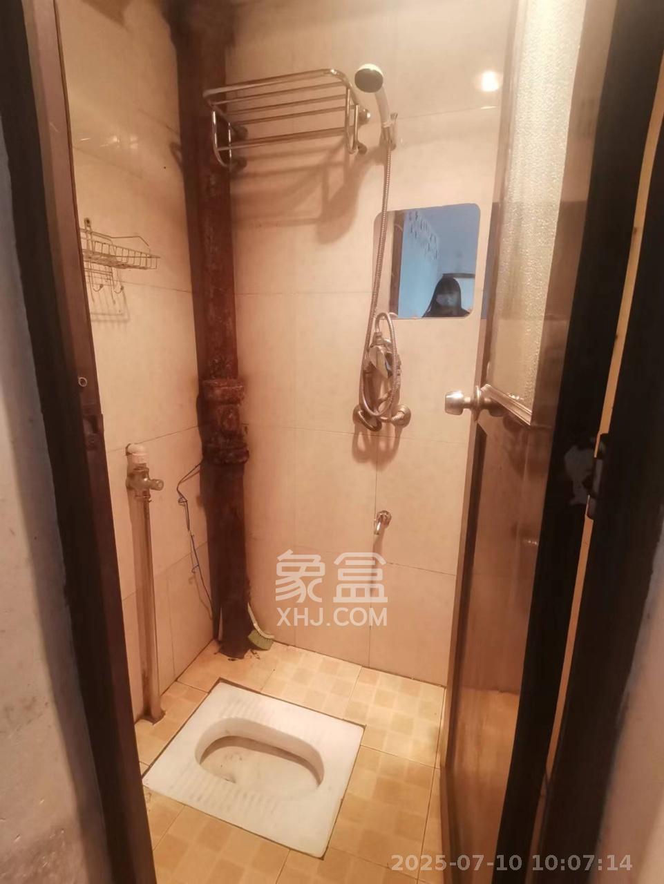 安居楼  1室1厅1卫   1200.00元/月室内图