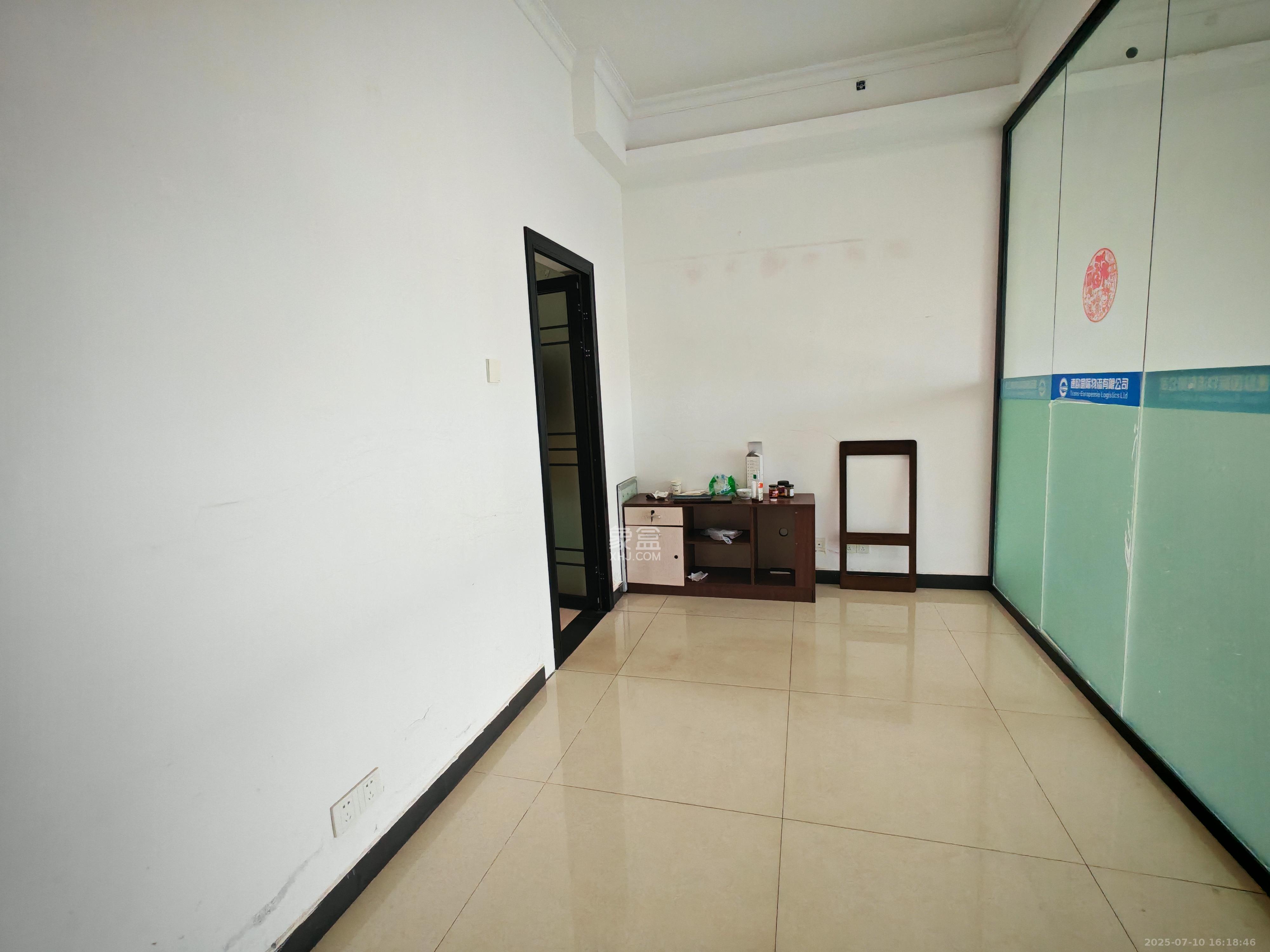 湘诚德峰小区A区 1室0厅0卫 1500.0元/月 湘诚德峰小区A区 1室0厅0卫 1500.0元/月室内图