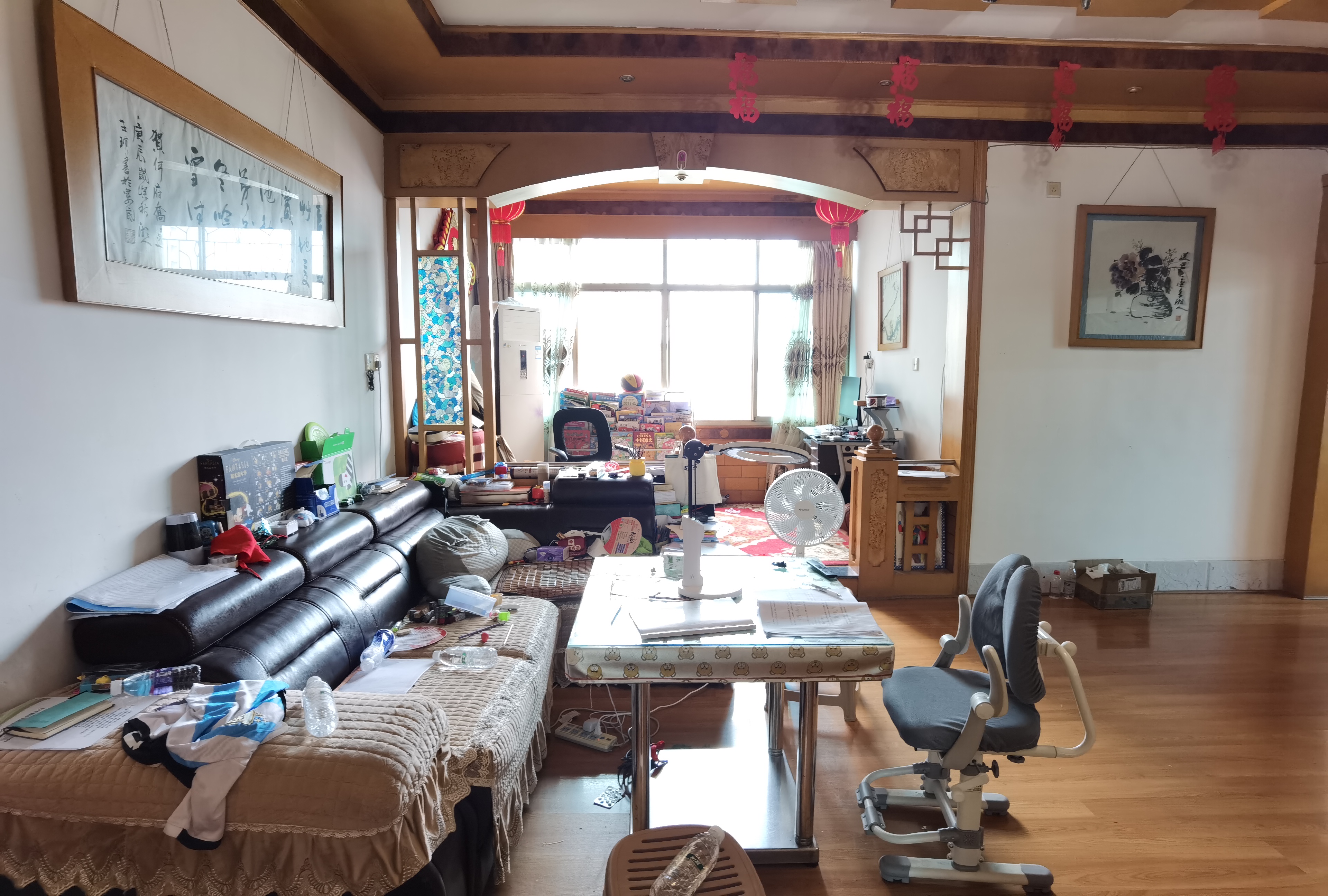 三中(校内)家属院 3室2厅2卫 109.0万 三中(校内)家属院 3室2厅2卫 109.0万客厅