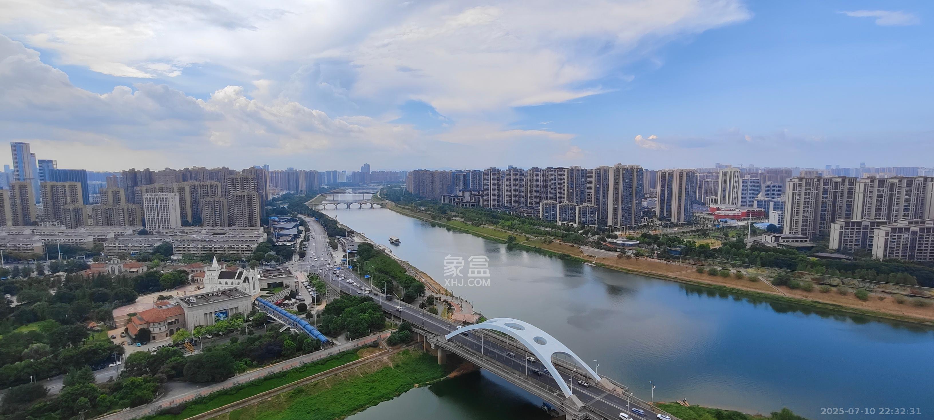 江河双水湾  4室2厅1卫   138.00万室内图1