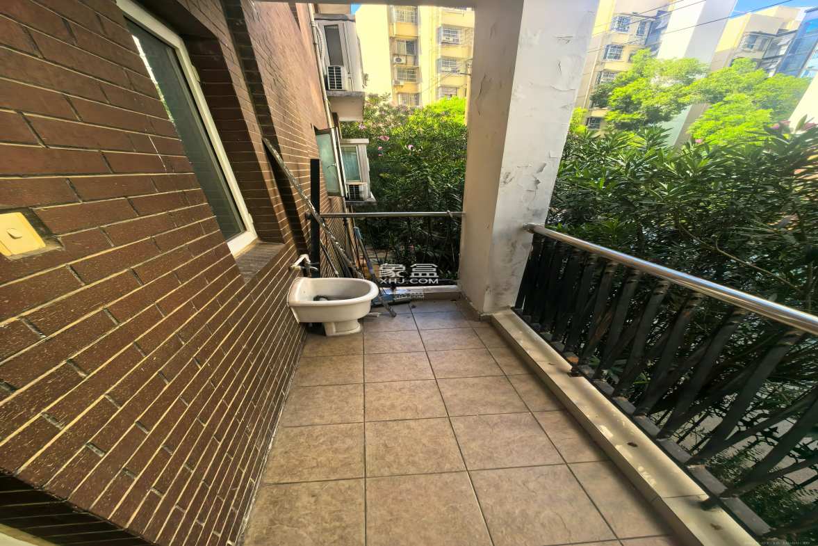 鸿铭中心  4室2厅3卫    5500.0元/月 鸿铭中心  4室2厅3卫    5500.0元/月室内图