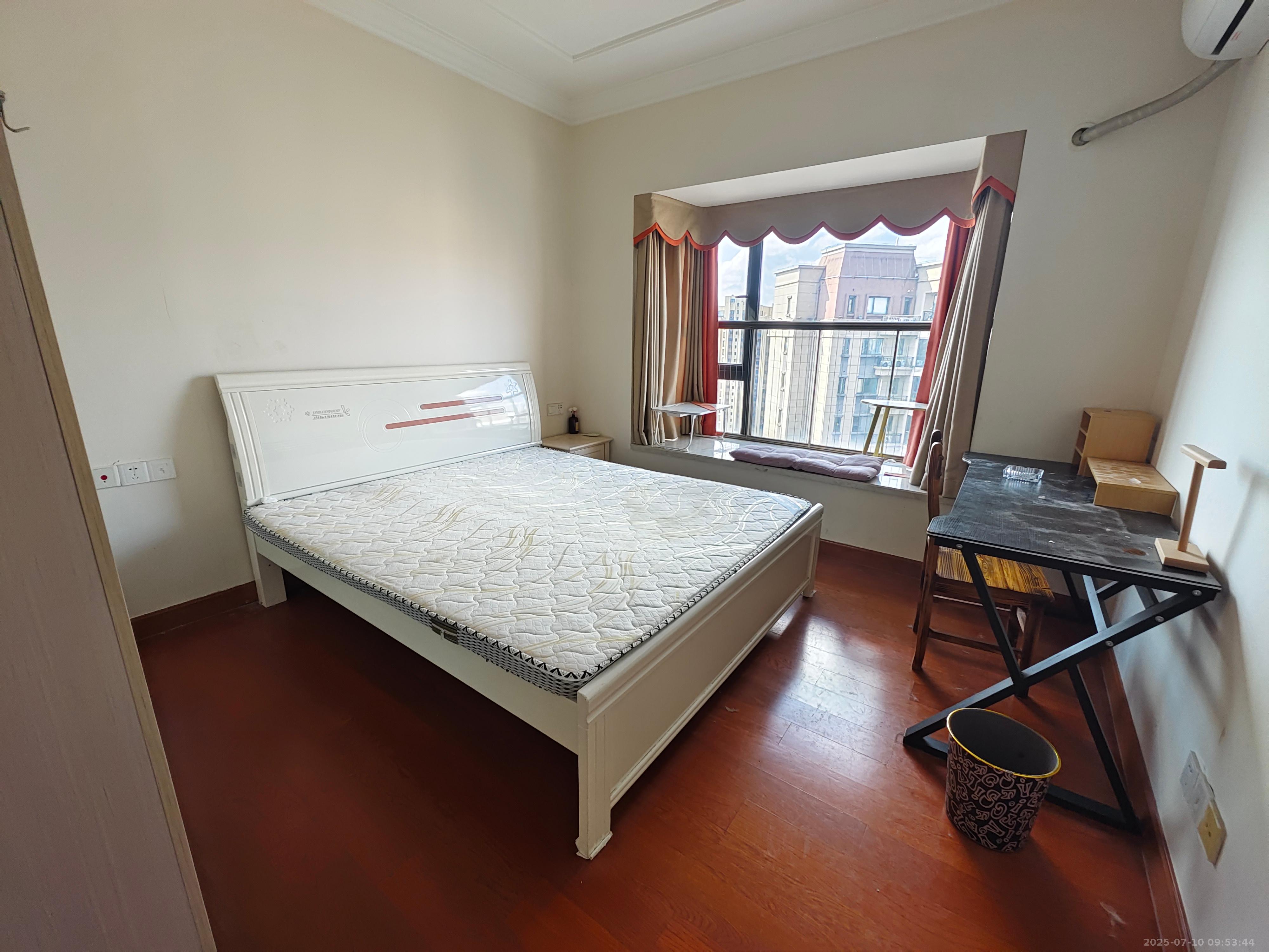 恒大华府 3室2厅2卫 2500.0元/月 恒大华府 3室2厅2卫 2500.0元/月室内图