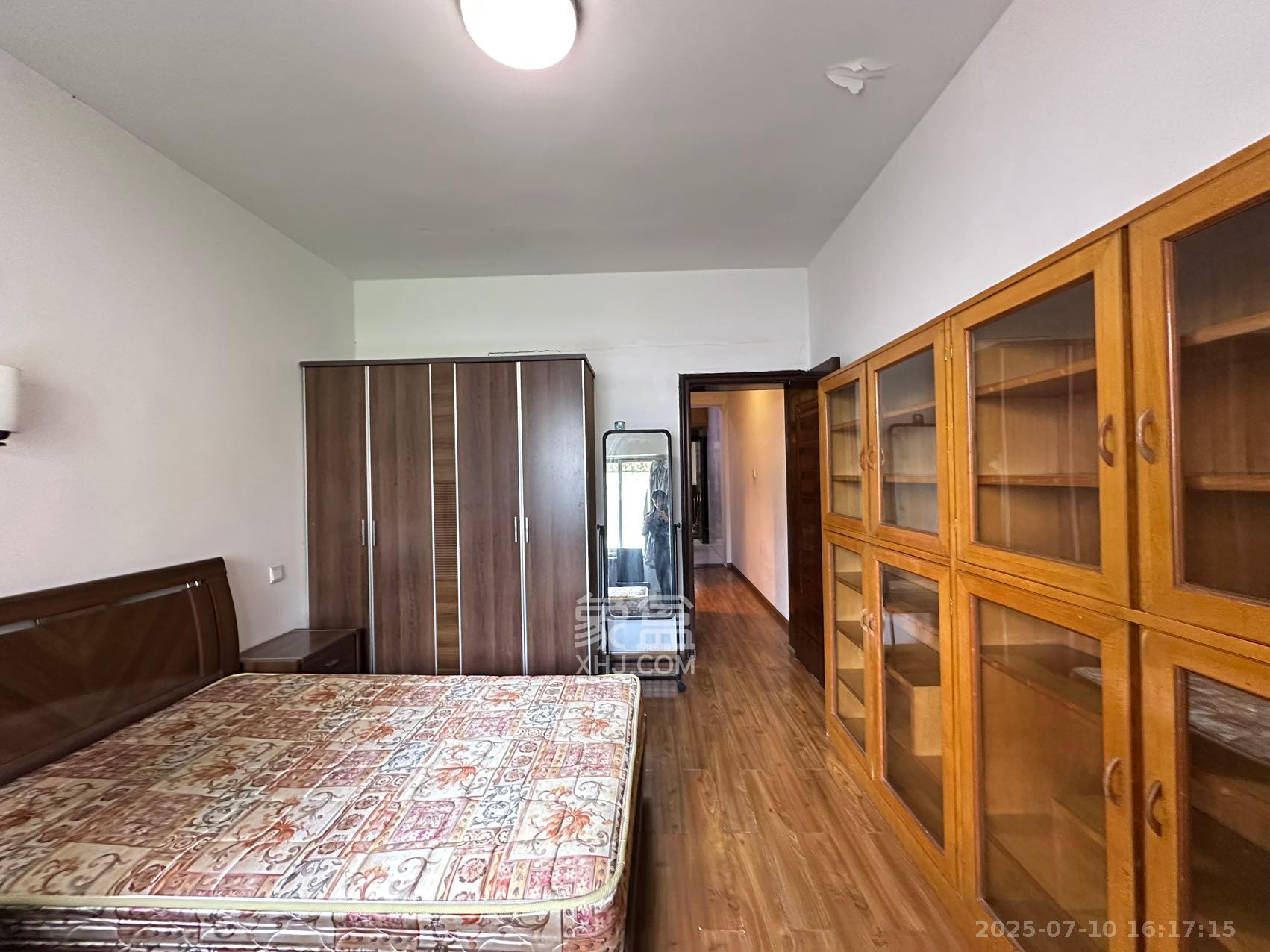 市总工会宿舍(司马里36号) 3室2厅1卫 1700.0元/月 市总工会宿舍(司马里36号) 3室2厅1卫 1700.0元/月室内图