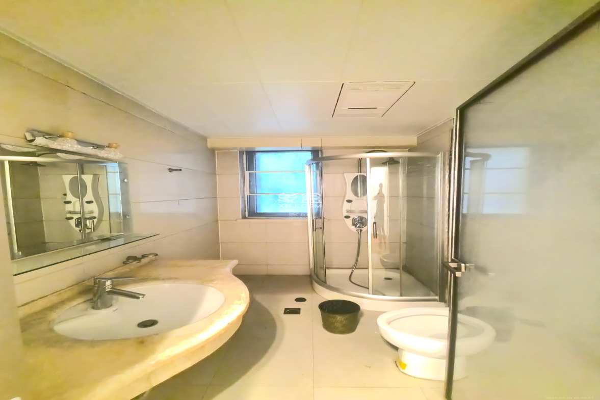 鸿铭中心  4室2厅3卫    5500.0元/月 鸿铭中心  4室2厅3卫    5500.0元/月室内图