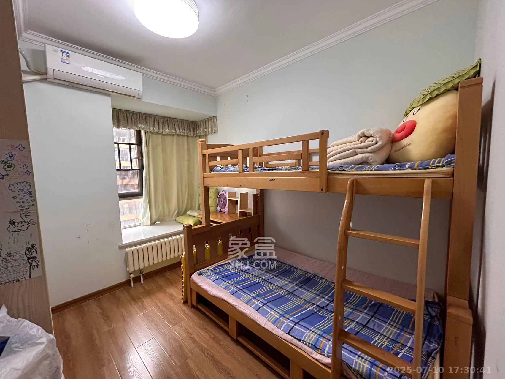 怡海星城  3室2厅2卫    2300.0元/月室内图