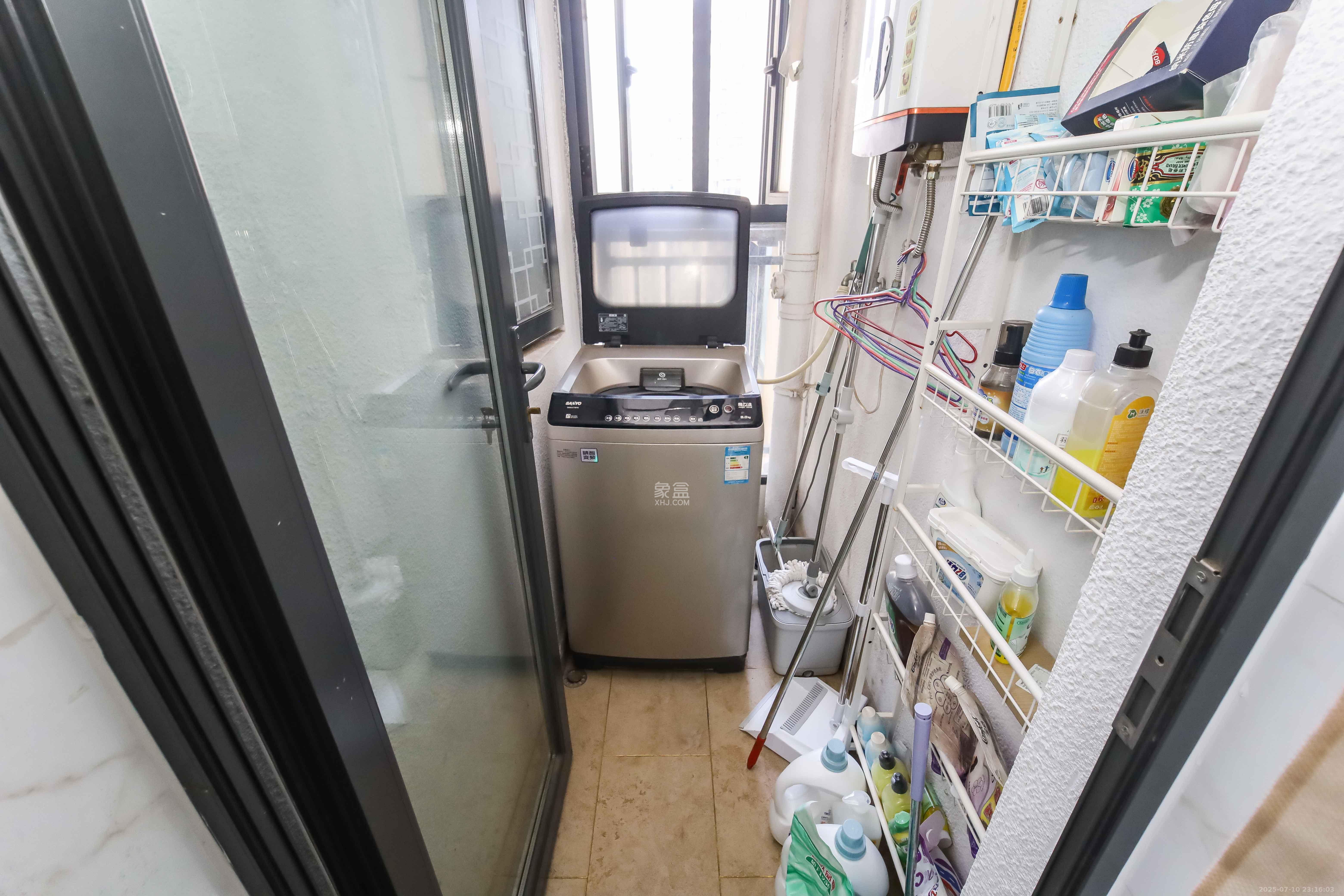 恒大江湾  3室2厅2卫   92.00万阳台