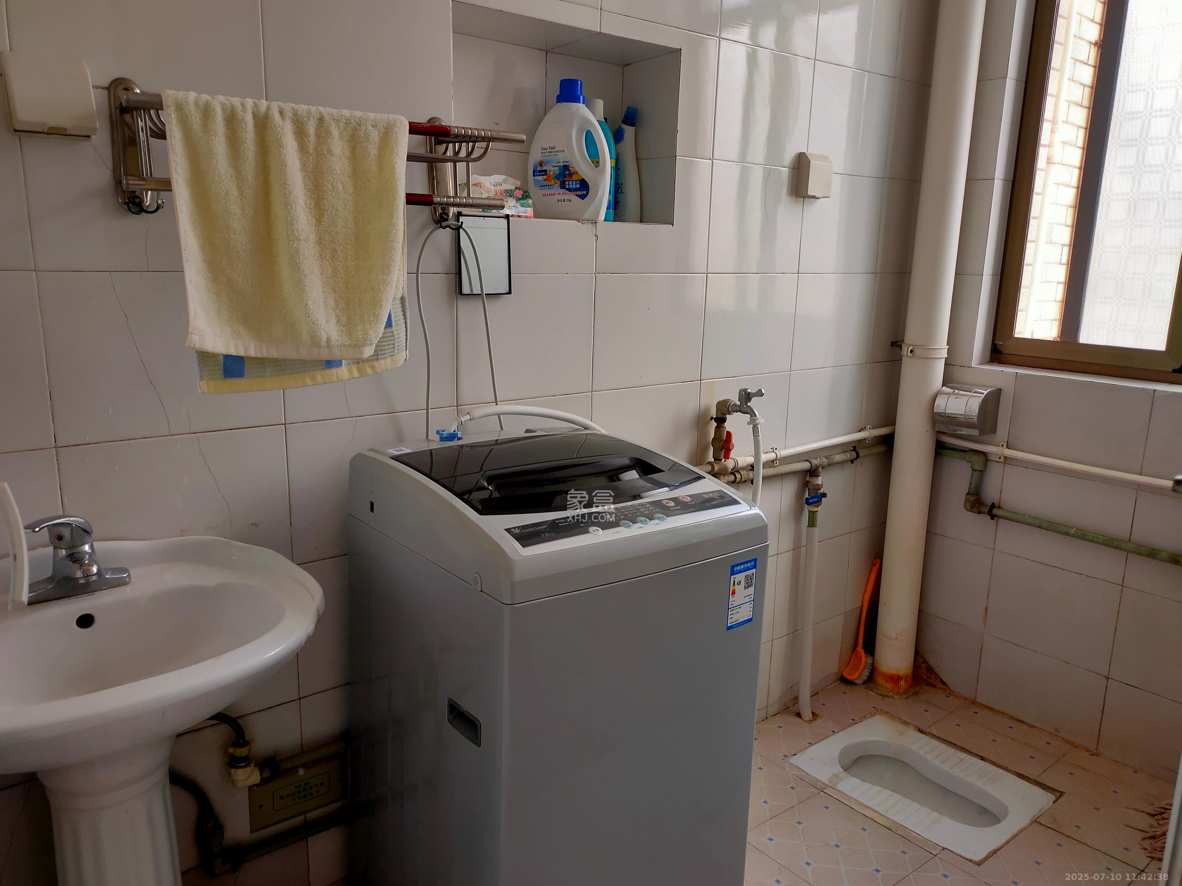 先福安置小区 1室1厅1卫 700.0元/月 先福安置小区 1室1厅1卫 700.0元/月室内图