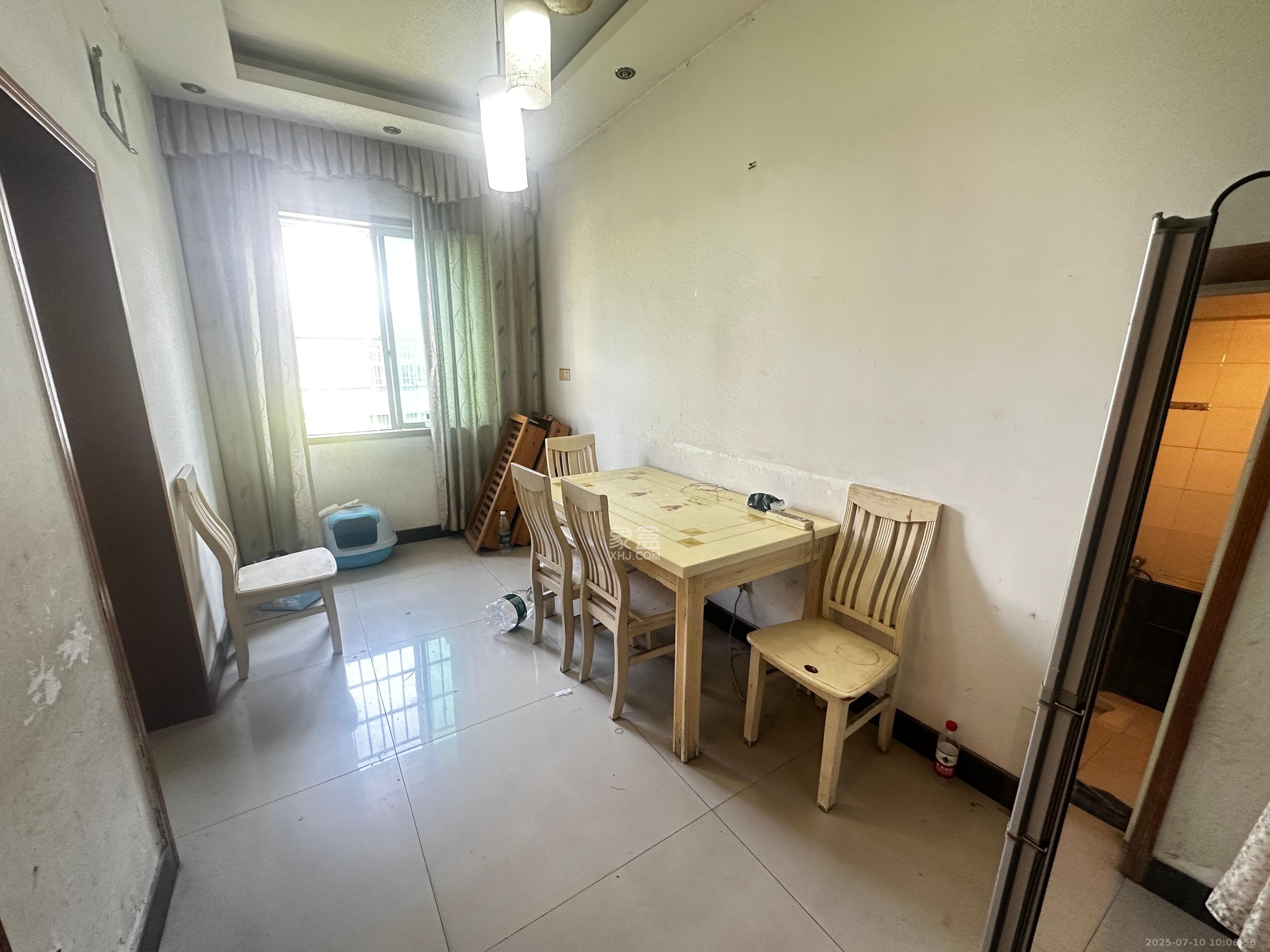 中南汽车世界 2室2厅1卫 1000.0元/月 中南汽车世界 2室2厅1卫 1000.0元/月室内图