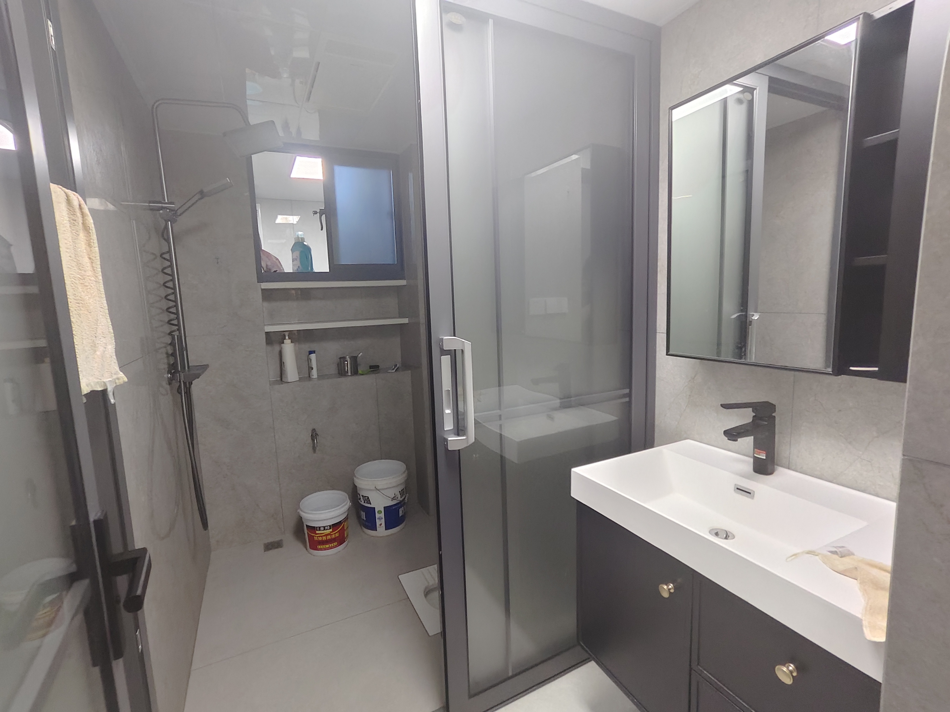 长湖峰境 3室2厅2卫 2300.0元/月 长湖峰境 3室2厅2卫 2300.0元/月室内图