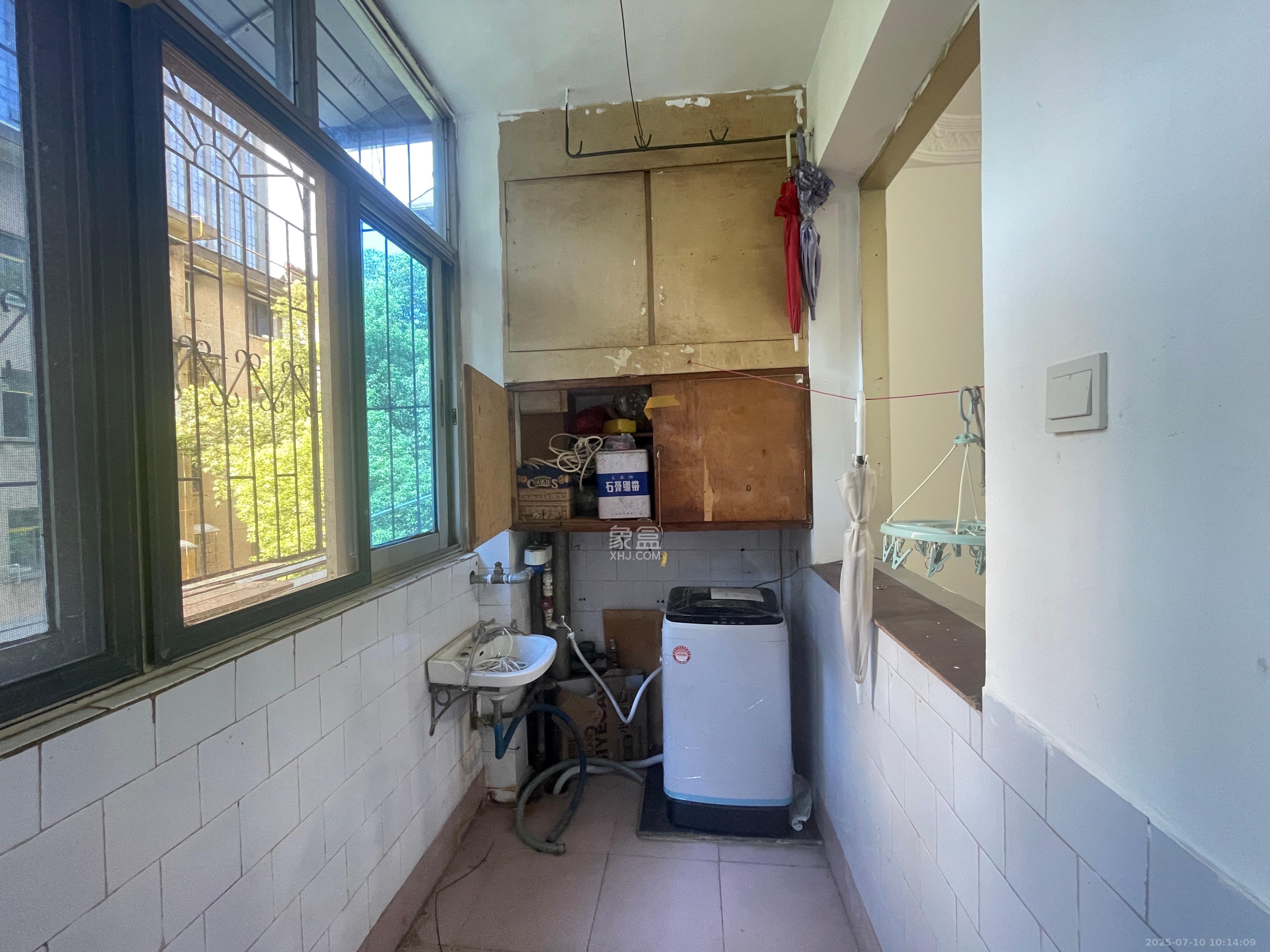 省脑科医院宿舍(康苑小区) 2室2厅1卫 1700.0元/月 省脑科医院宿舍(康苑小区) 2室2厅1卫 1700.0元/月室内图