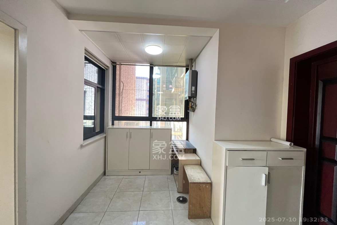 中南红领邦(红星嘉和苑) 3室2厅1卫 2100.0元/月 中南红领邦(红星嘉和苑) 3室2厅1卫 2100.0元/月室内图