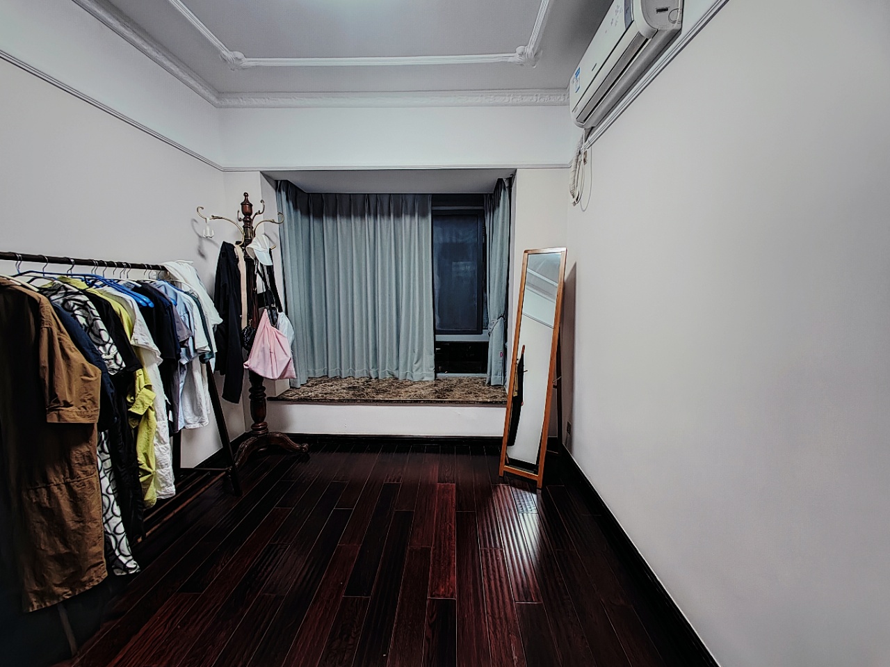 丽景滨江  5室3厅3卫    175.0万室内图