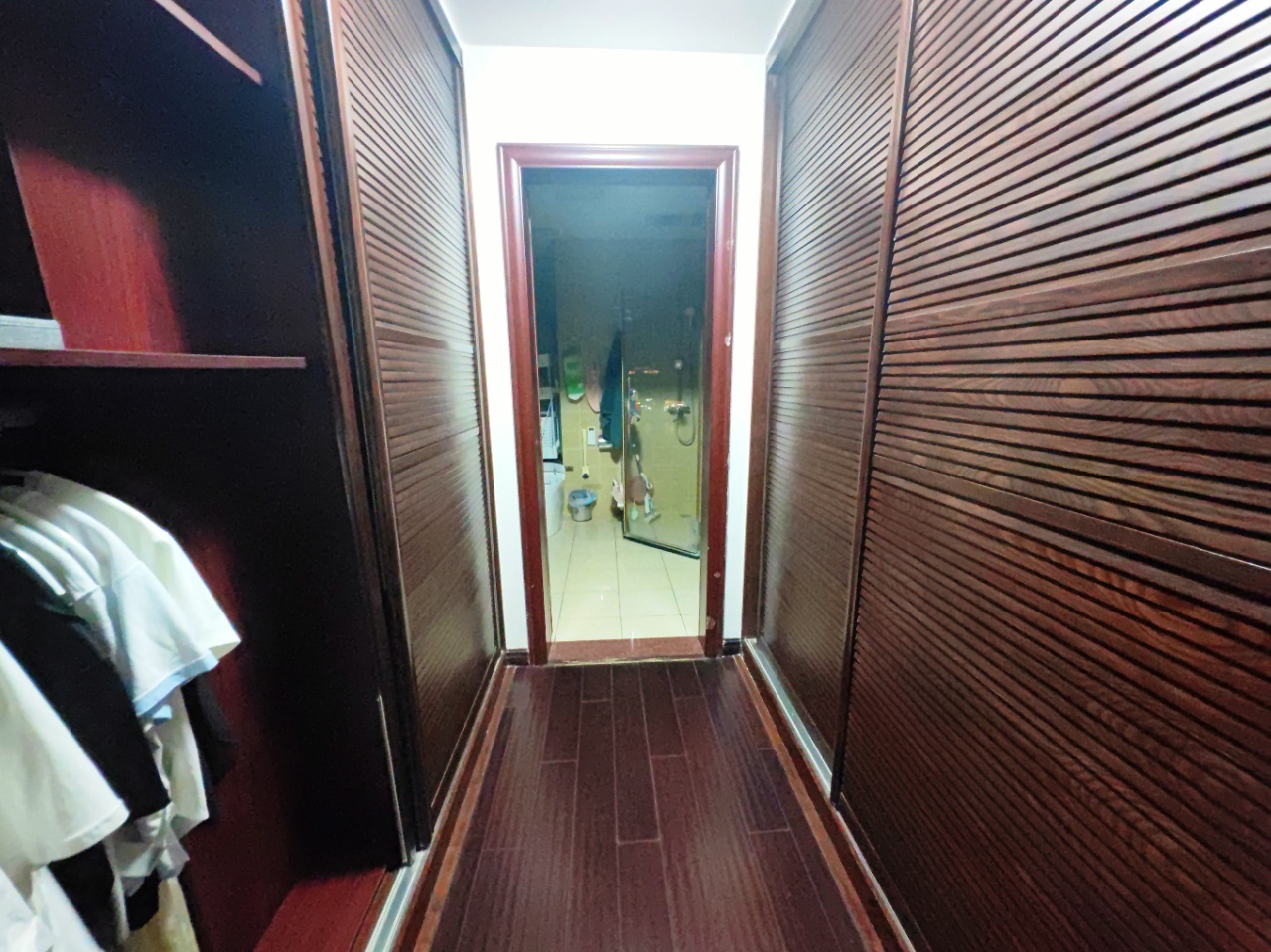 丽景滨江  5室3厅3卫    175.0万室内图