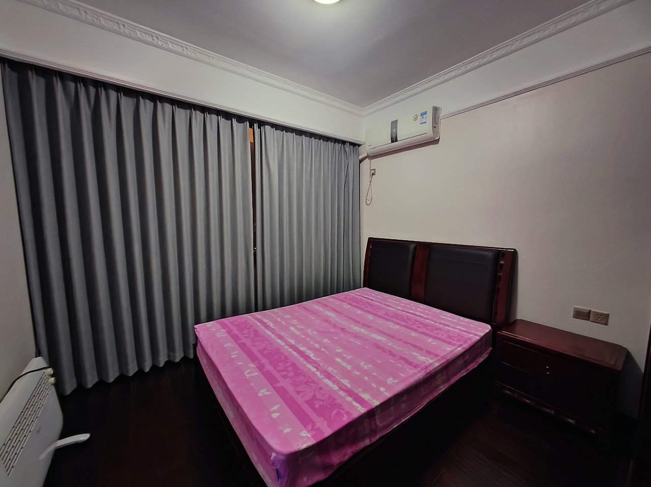 丽景滨江  5室3厅3卫    175.0万室内图