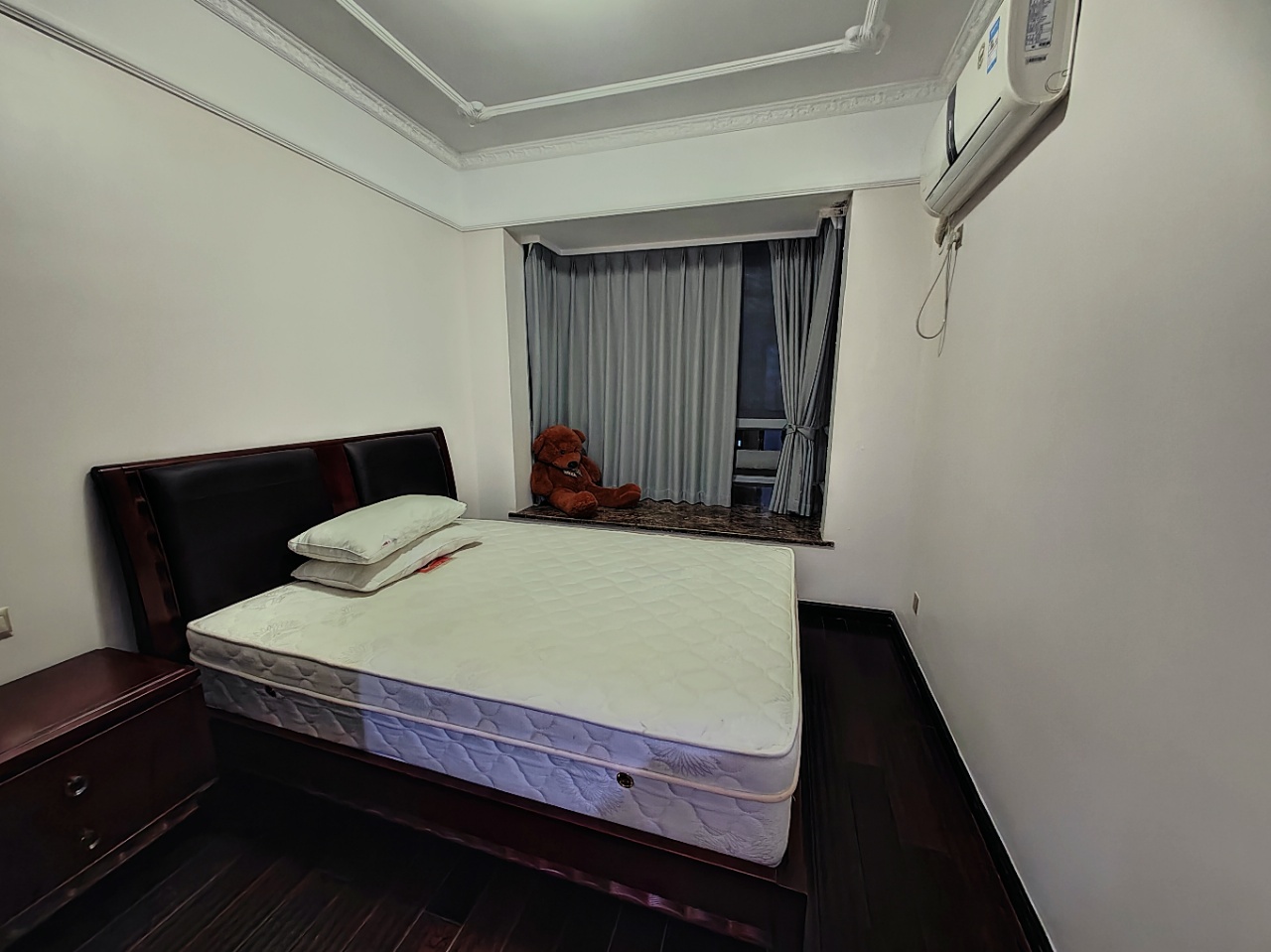 丽景滨江  5室3厅3卫    175.0万室内图