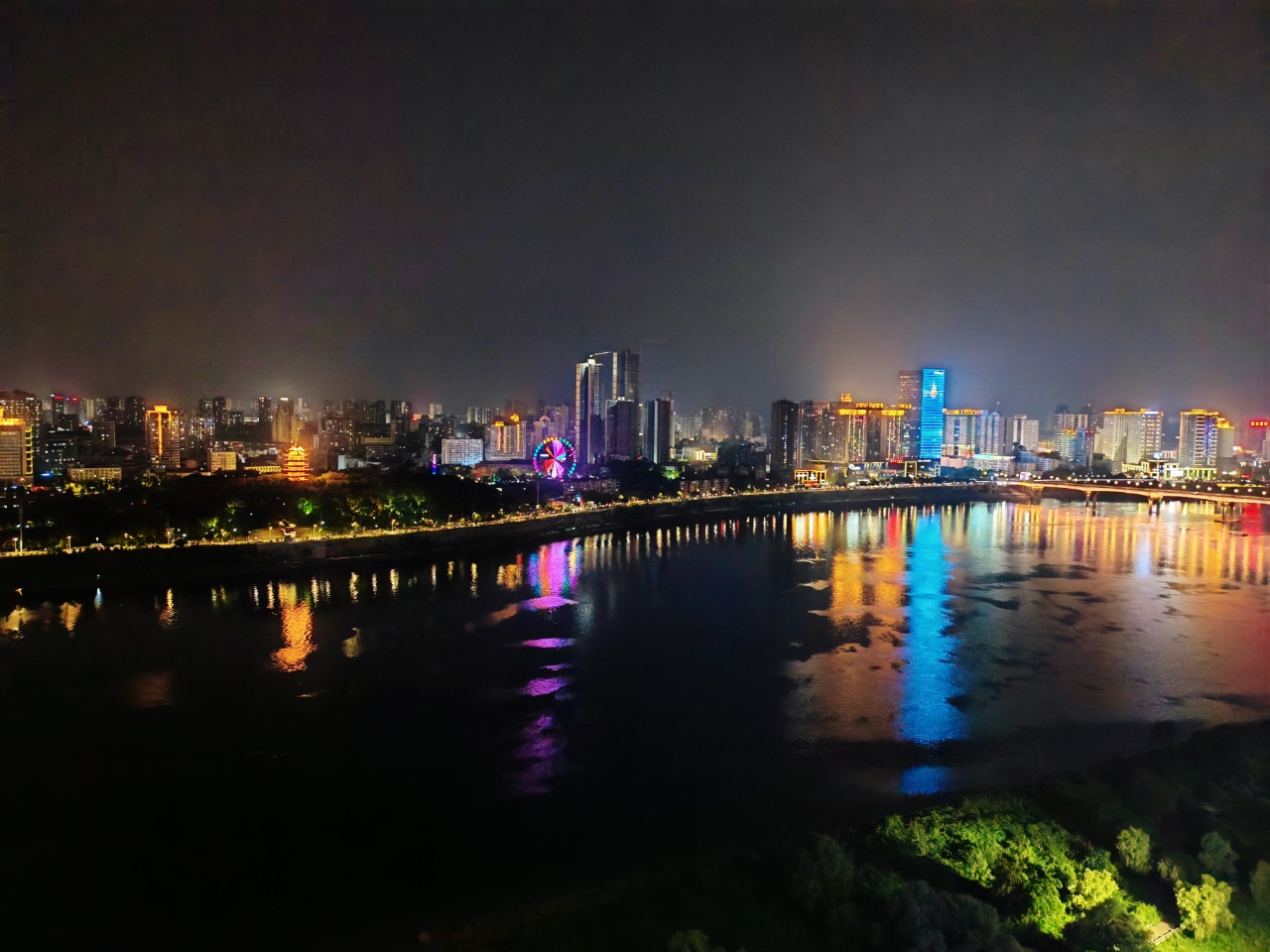 丽景滨江  5室3厅3卫    175.0万室内图
