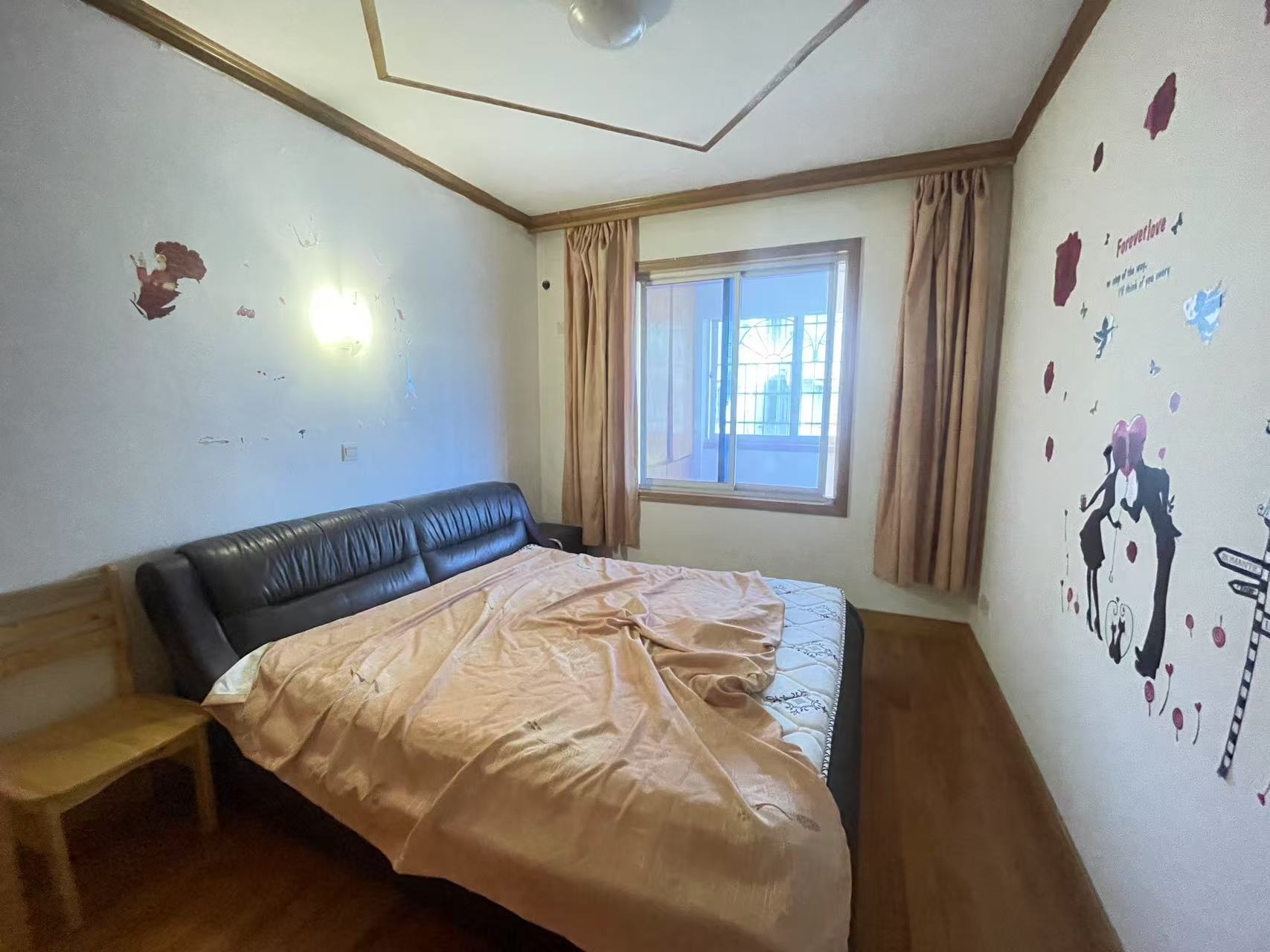 滨江一村  3室2厅2卫    30.0万室内图