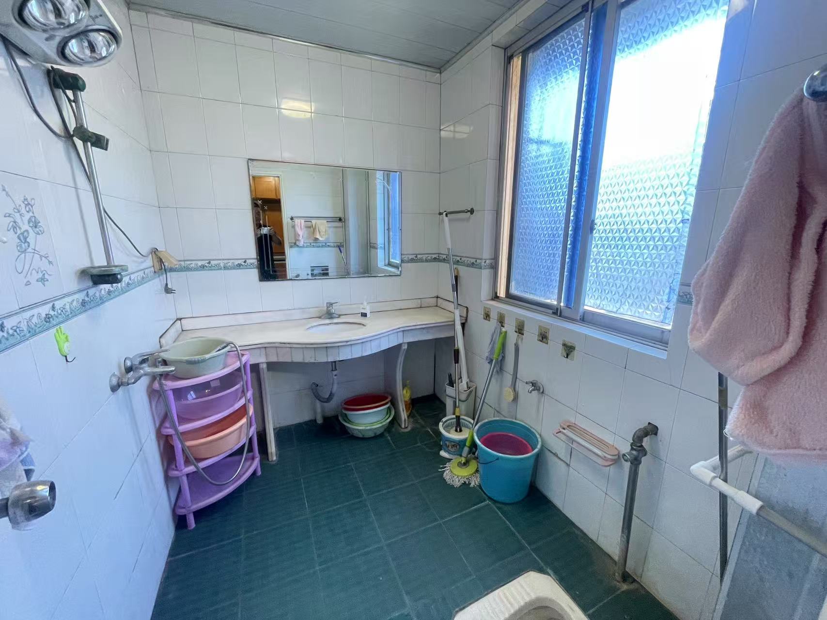 滨江一村  3室2厅2卫    30.0万室内图