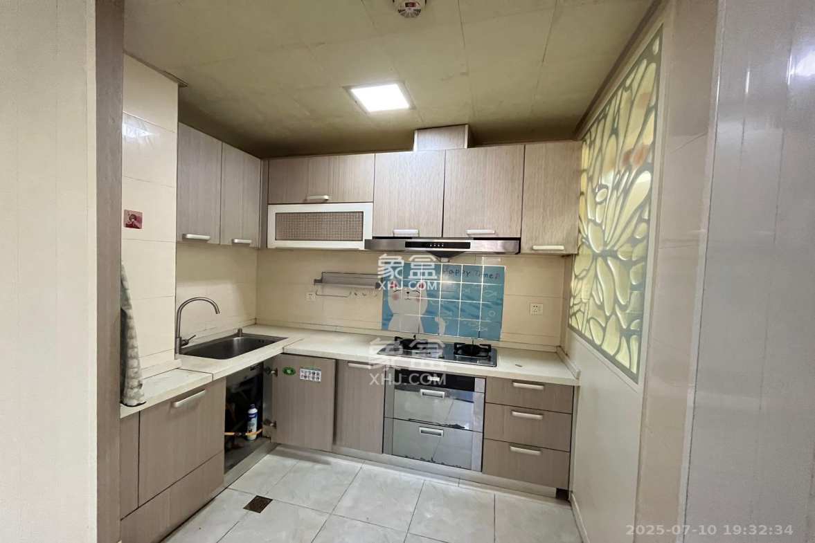 中南红领邦(红星嘉和苑) 3室2厅1卫 2100.0元/月 中南红领邦(红星嘉和苑) 3室2厅1卫 2100.0元/月室内图