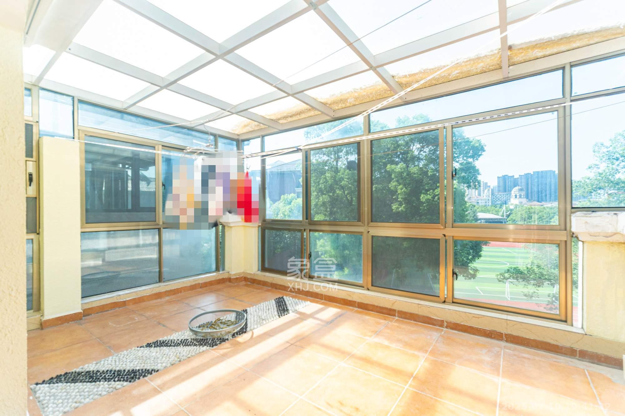 碧桂园威尼斯城  6室2厅4卫    355.0万 碧桂园威尼斯城  6室2厅4卫    355.0万阳台