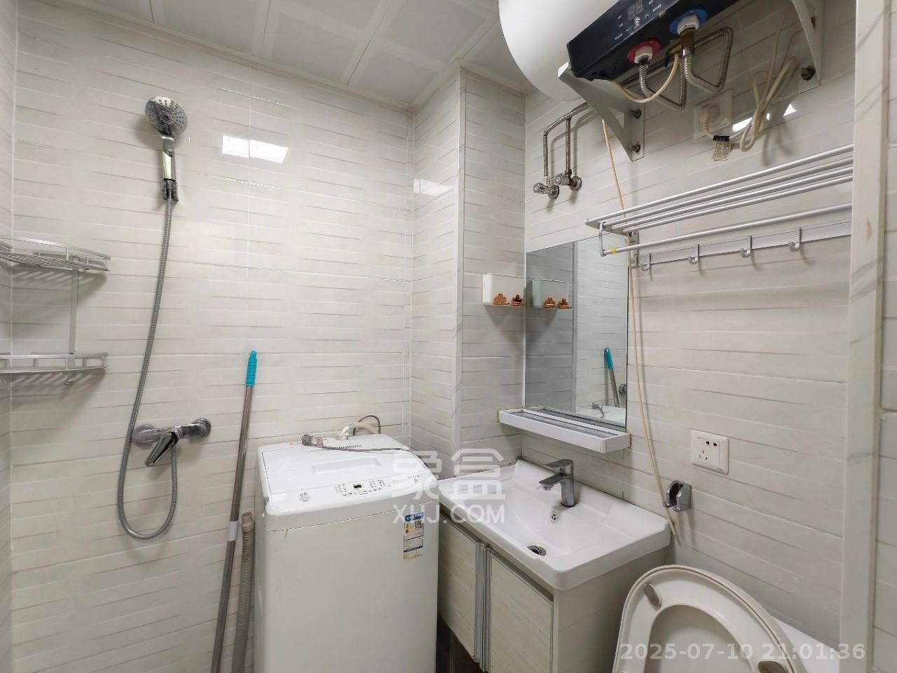 裕天国际商汇中心 1室0厅0卫 1350.0元/月 裕天国际商汇中心 1室0厅0卫 1350.0元/月室内图