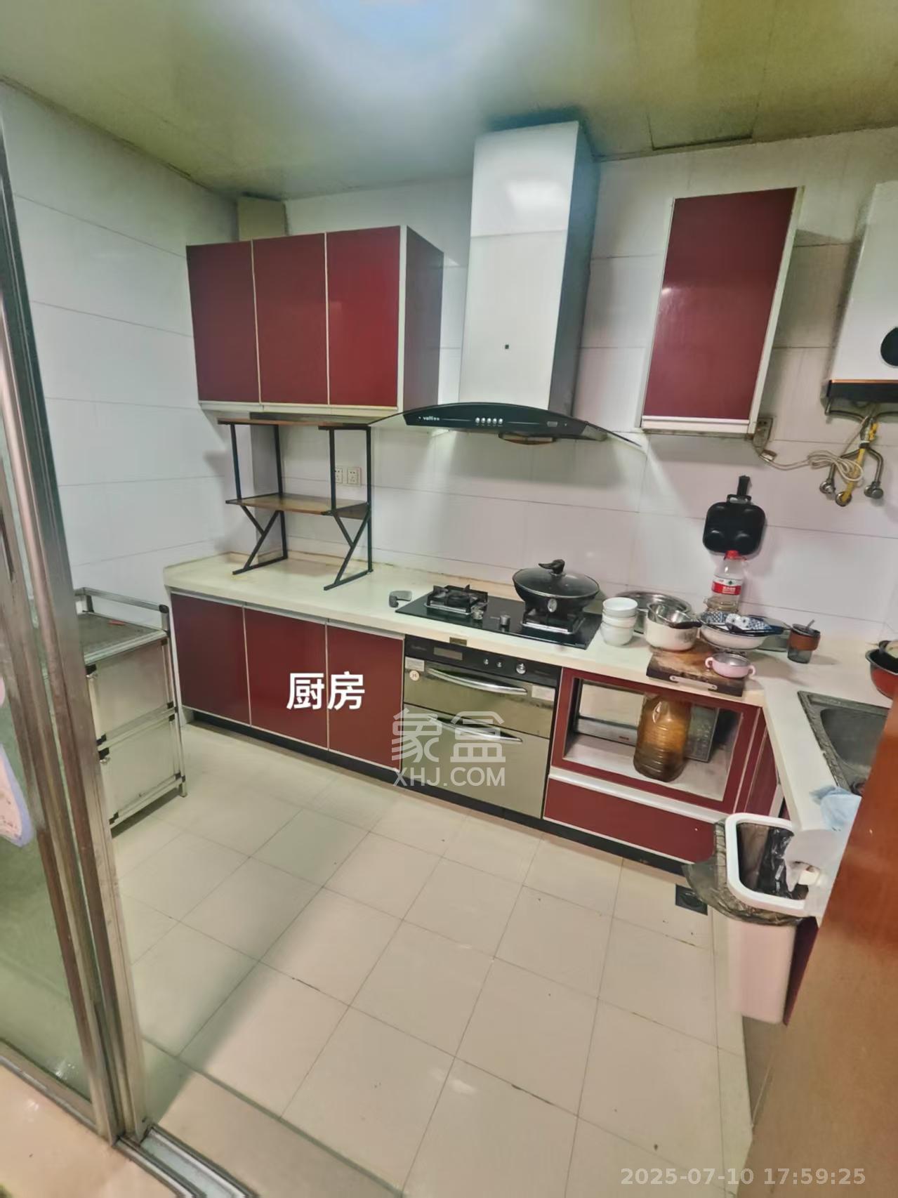 涉外花园 3室2厅2卫 2200.0元/月 涉外花园 3室2厅2卫 2200.0元/月室内图