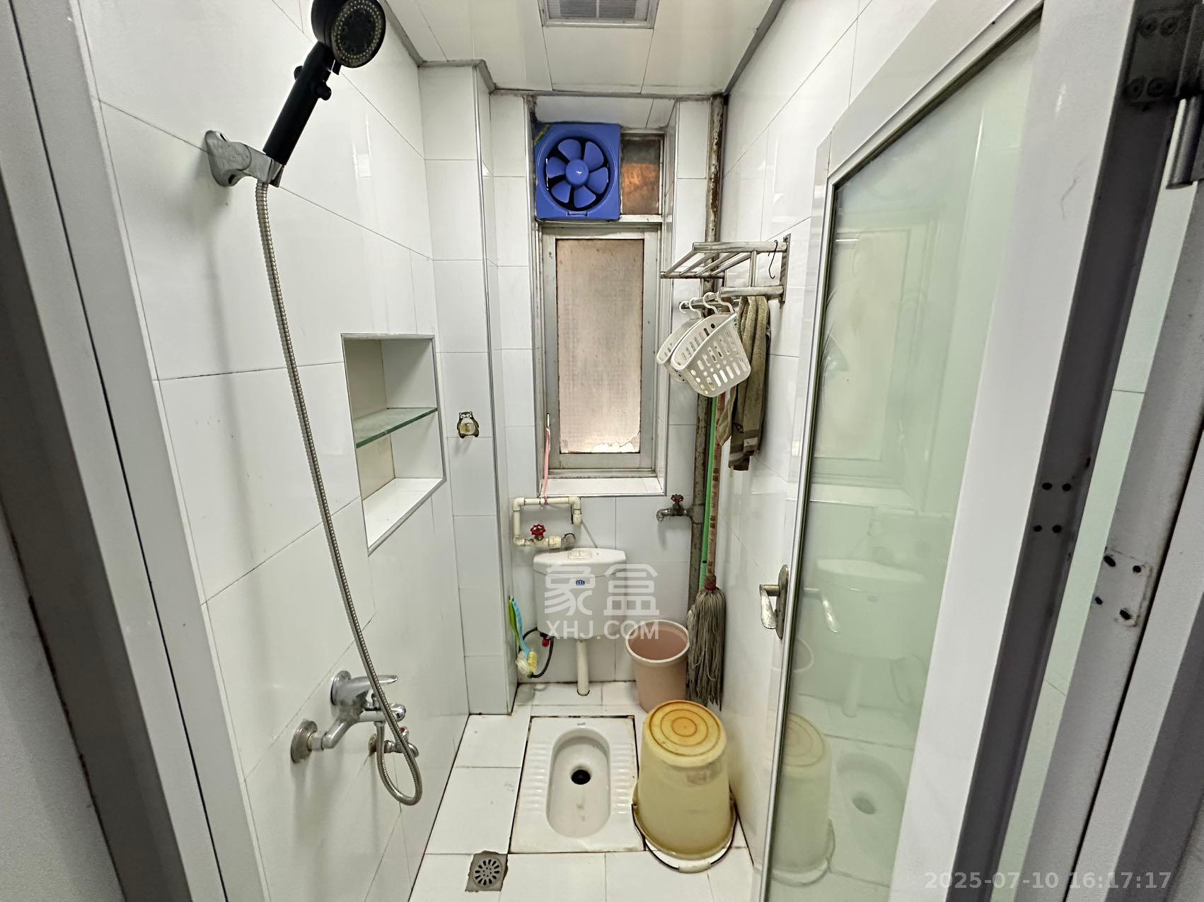 市总工会宿舍(司马里36号) 3室2厅1卫 1700.0元/月 市总工会宿舍(司马里36号) 3室2厅1卫 1700.0元/月室内图