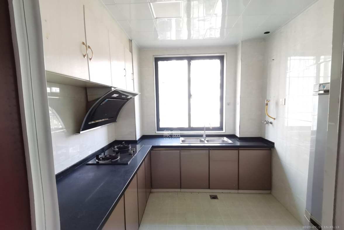 世纪桃花苑  2室2厅1卫    1700.0元/月 世纪桃花苑  2室2厅1卫    1700.0元/月室内图