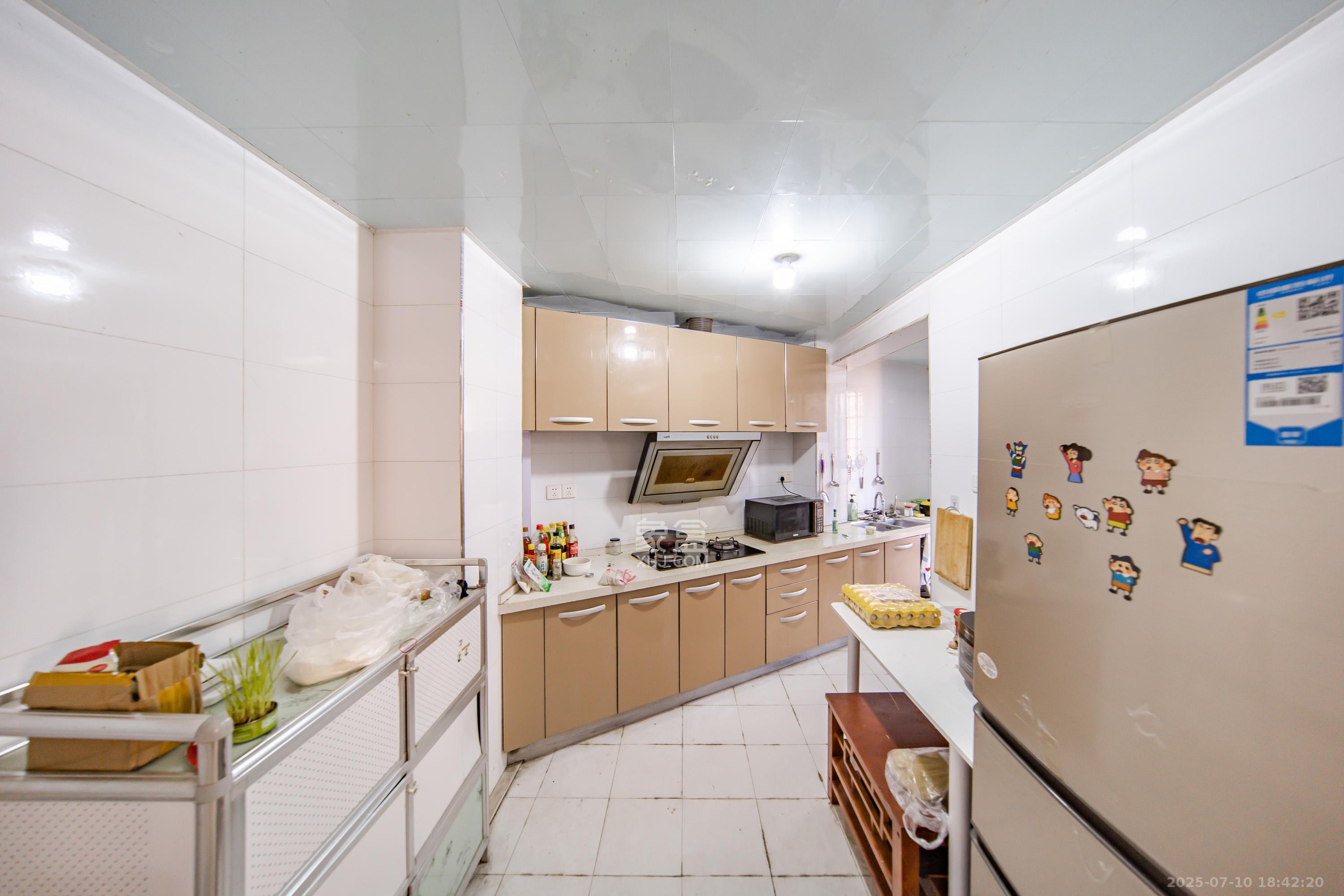 诚兴园 2室2厅1卫 56.0万 诚兴园 2室2厅1卫 56.0万厨房