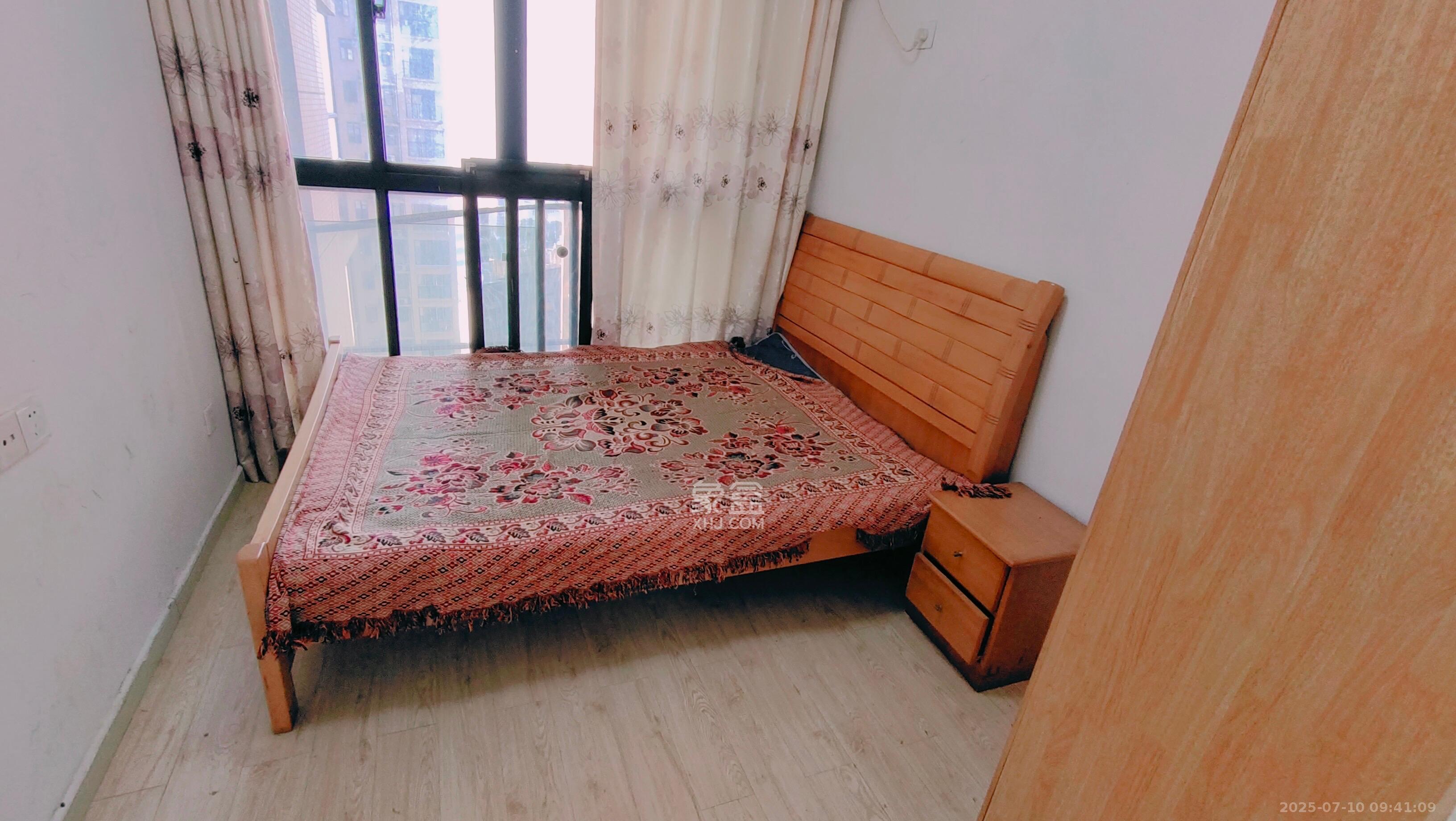 香江锦城  3室2厅1卫   2600.00元/月室内图