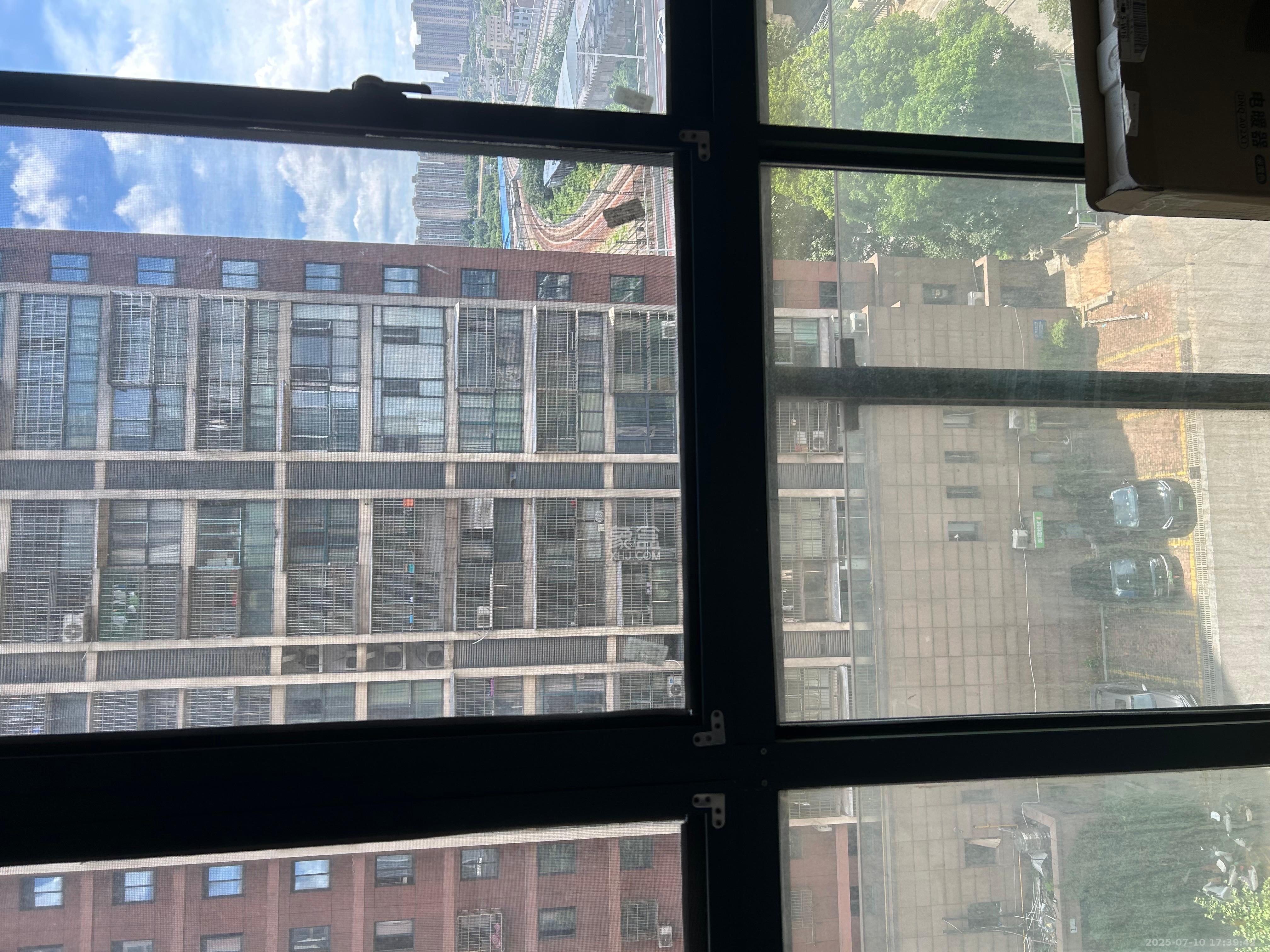 尊邸华庭 1室1厅1卫 1600.0元/月 尊邸华庭 1室1厅1卫 1600.0元/月室内图