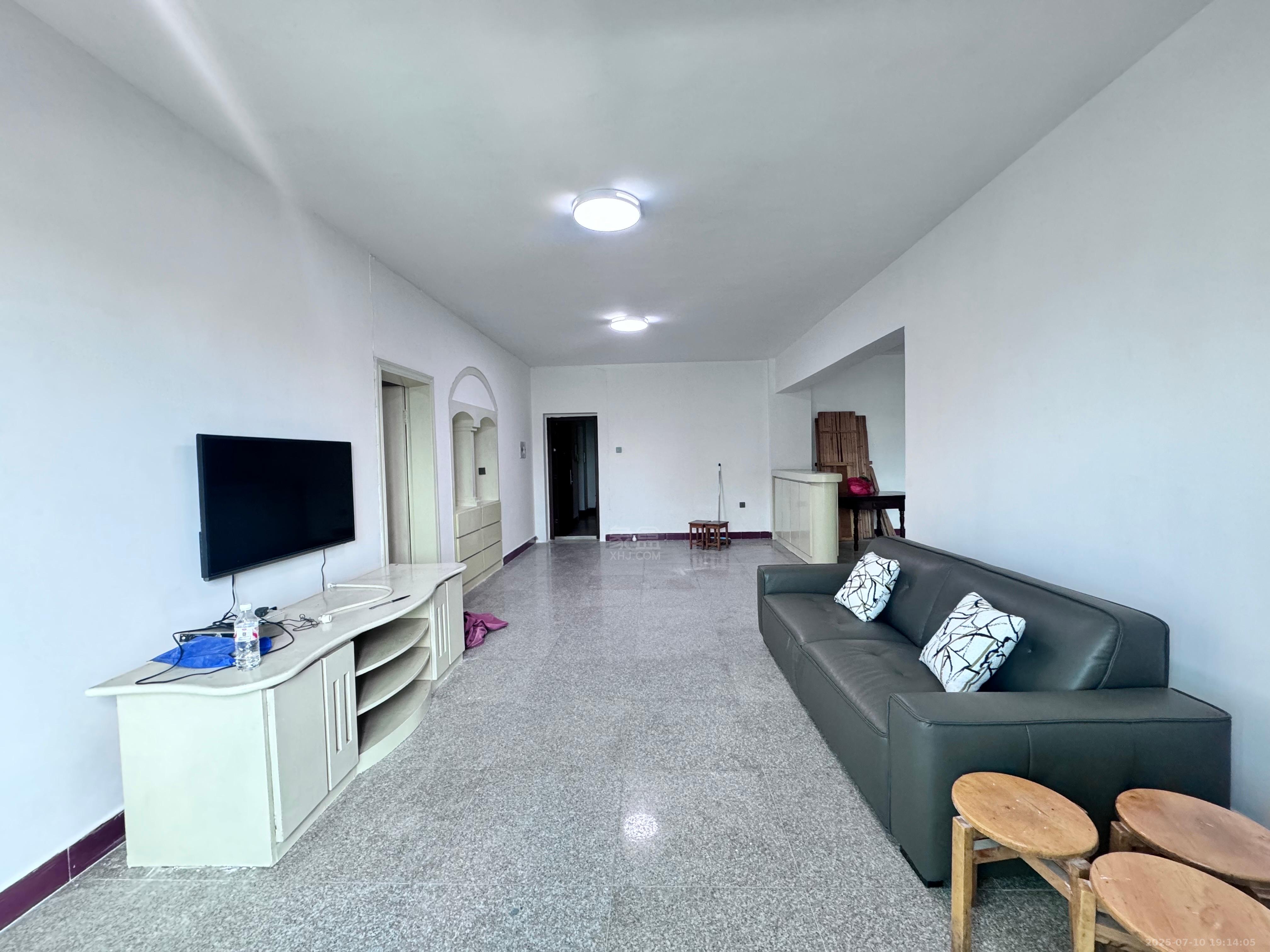 卫生胡同 3室2厅2卫 1700.0元/月 卫生胡同 3室2厅2卫 1700.0元/月室内图