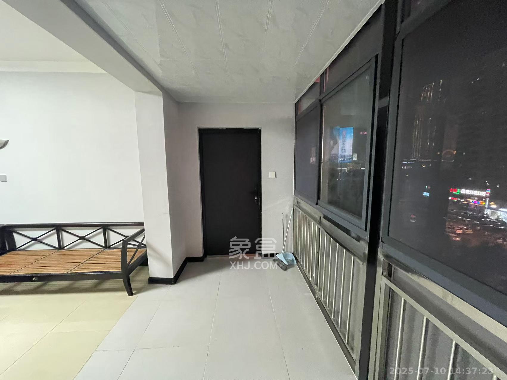 岳麓区教师村 3室2厅2卫 2600.0元/月 岳麓区教师村 3室2厅2卫 2600.0元/月室内图