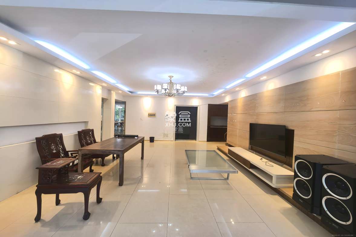 鸿铭中心  4室2厅3卫    5500.0元/月 鸿铭中心  4室2厅3卫    5500.0元/月室内图