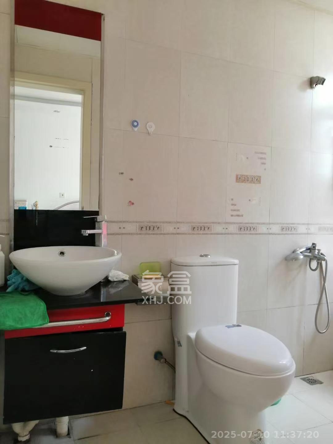 书院观邸 1室1厅1卫 2200.0元/月 书院观邸 1室1厅1卫 2200.0元/月室内图