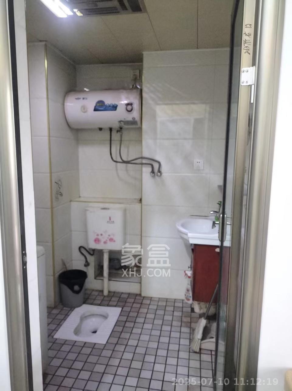 骑龙安置小区 1室0厅0卫 1200.0元/月 骑龙安置小区 1室0厅0卫 1200.0元/月室内图