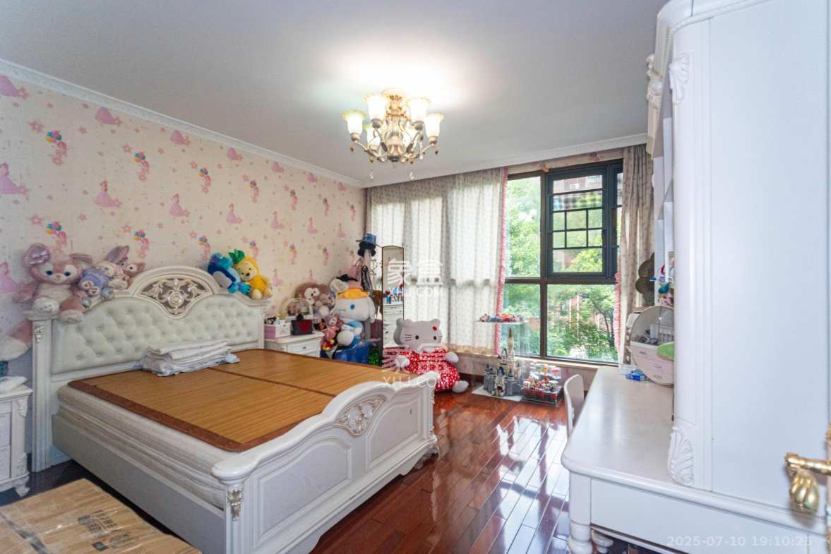 山水湾  5室2厅4卫    498.0万 山水湾  5室2厅4卫    498.0万卧室