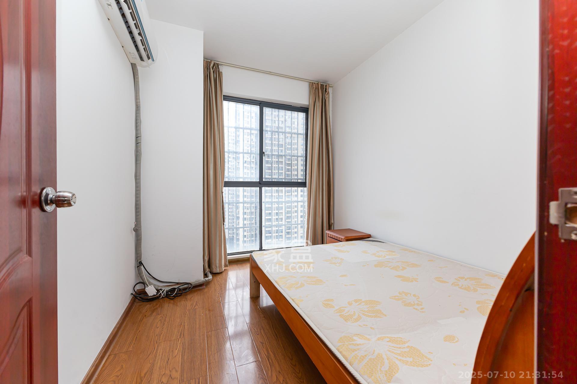 明发国际城  4室2厅2卫    91.0万 明发国际城  4室2厅2卫    91.0万卧室